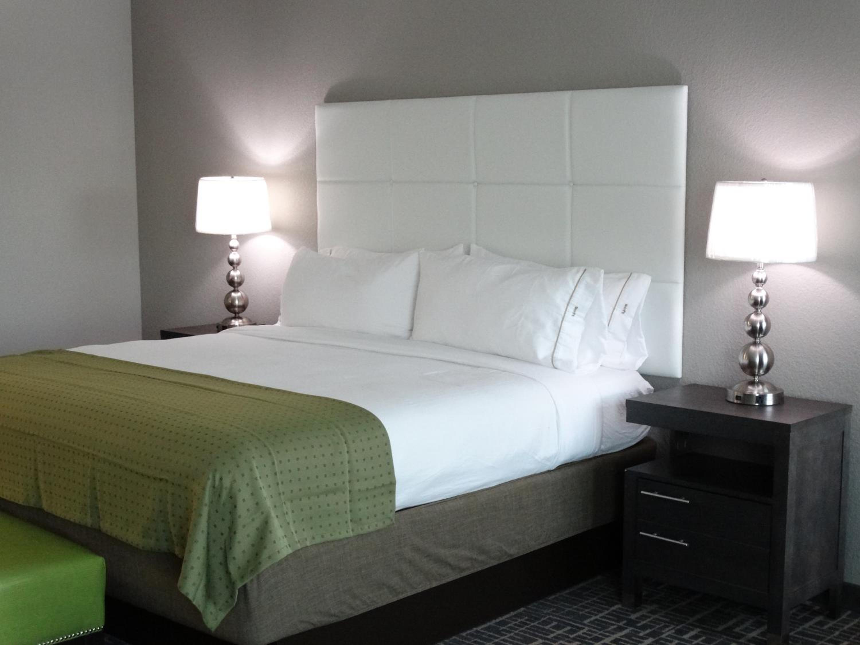 Standard King Room photo 2
