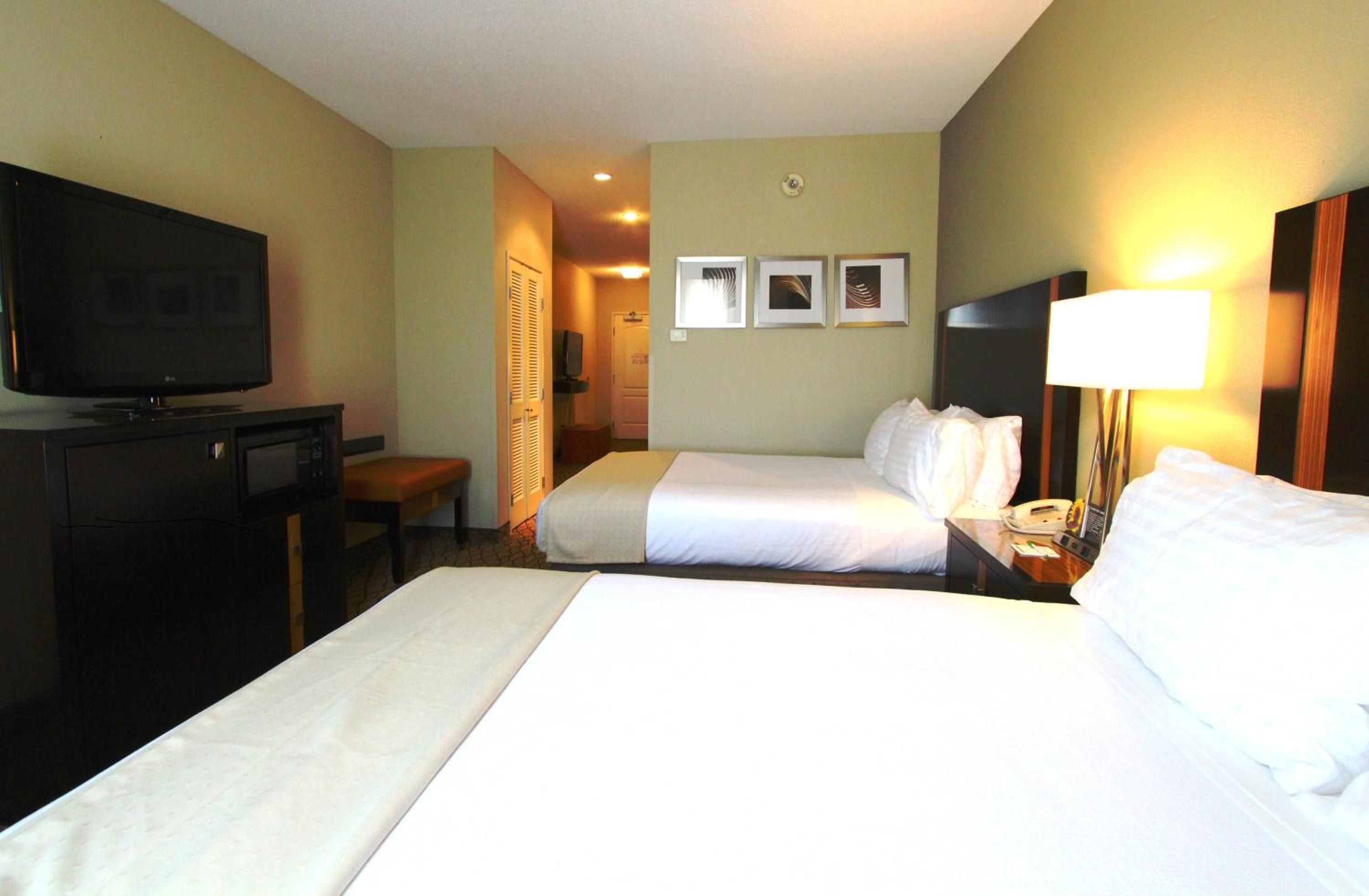 Queen Suite with Two Queen Beds and Sofa Bed