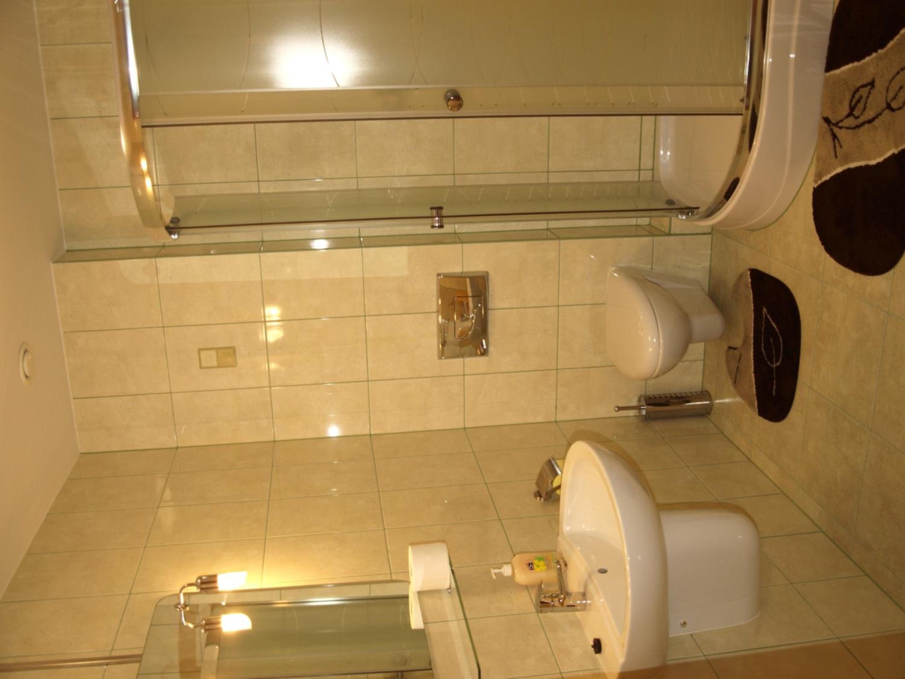 One-Bedroom Apartment - Photo 14