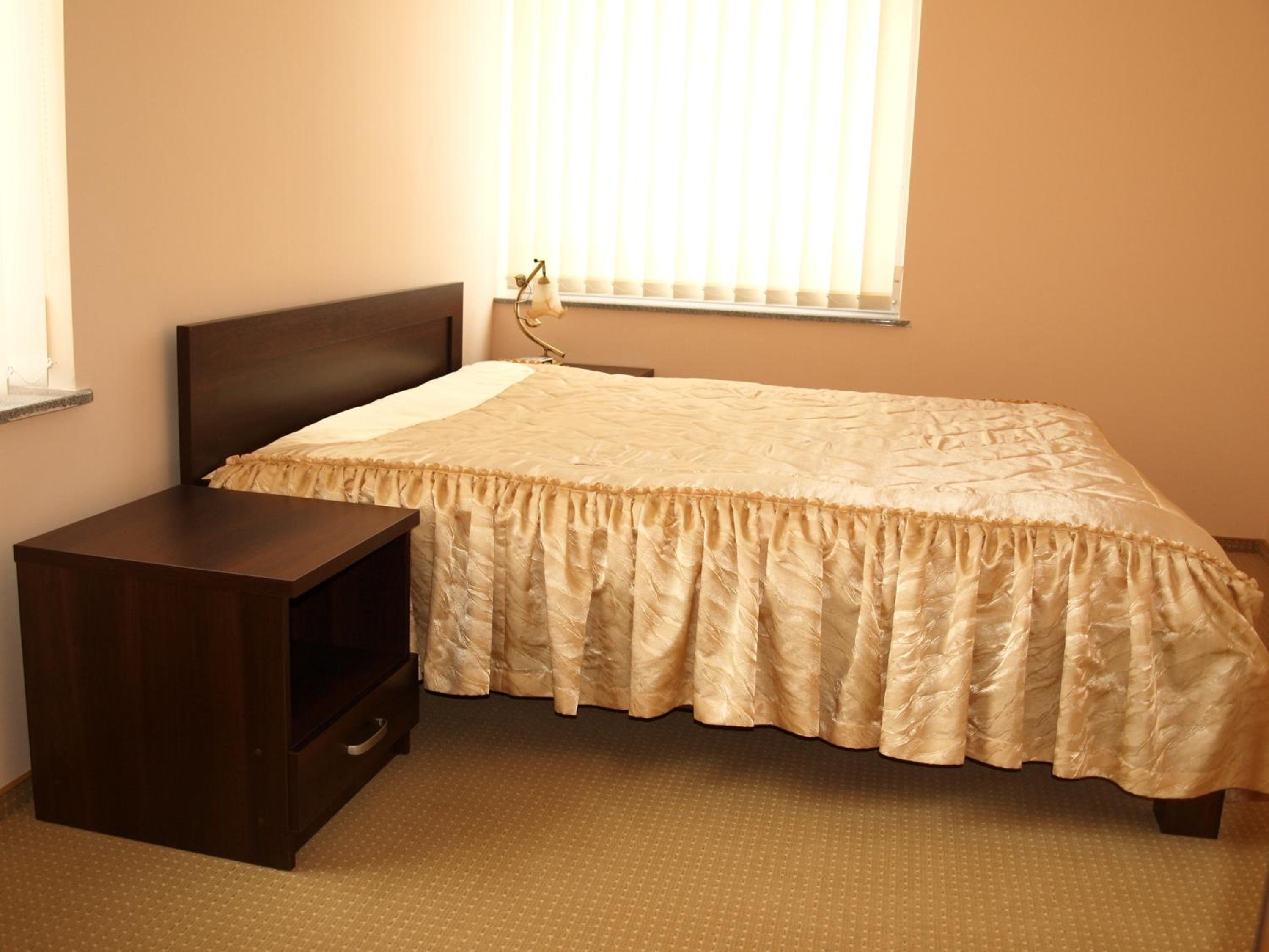 One-Bedroom Apartment - Photo 15