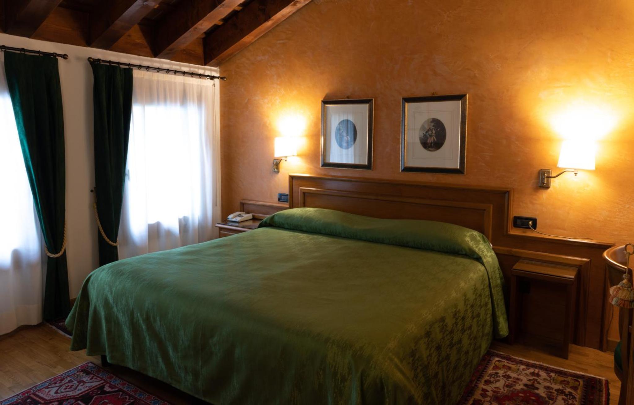 Double or Twin Room - Photo 1