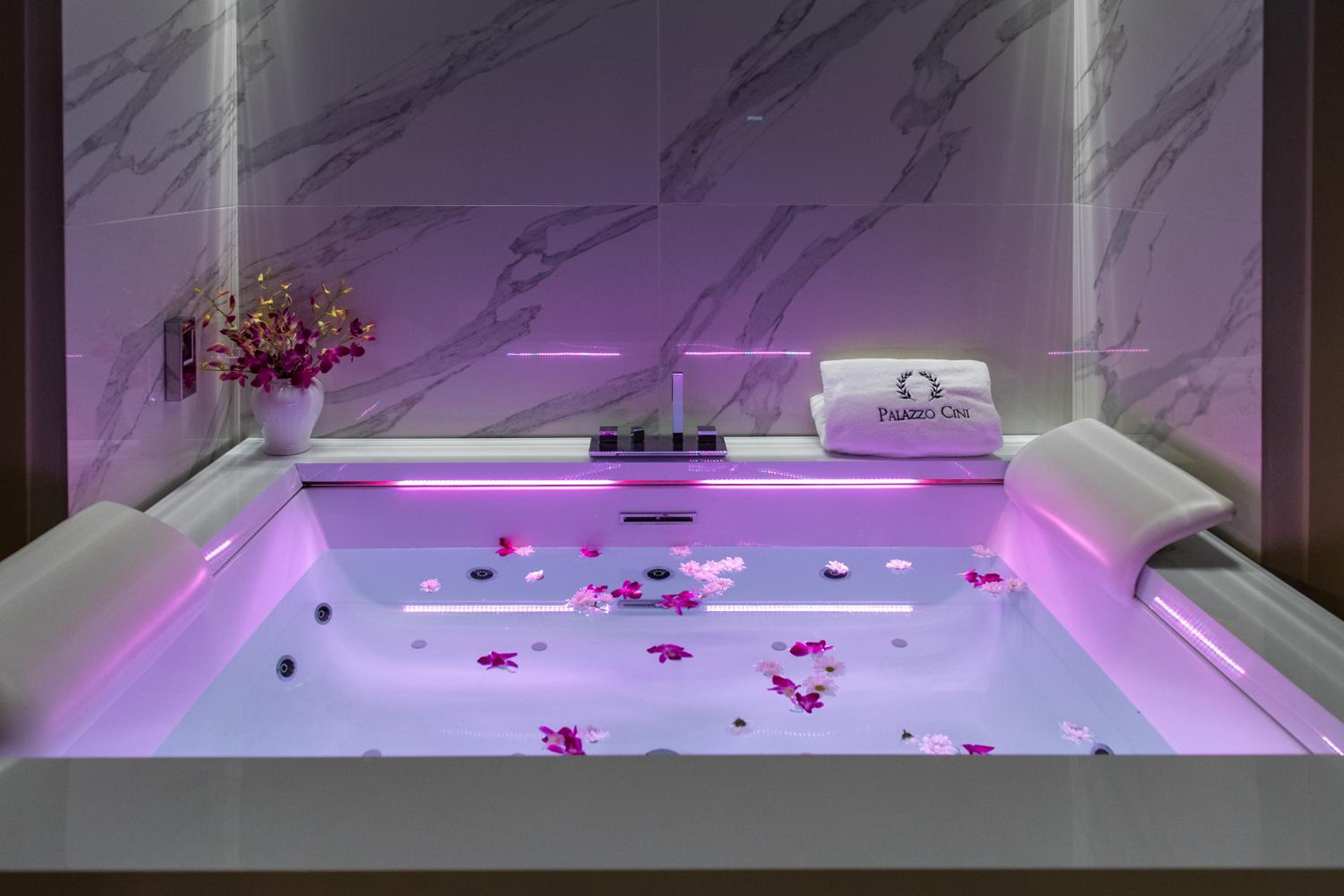 Superior Double Room with Spa Bath photo 2