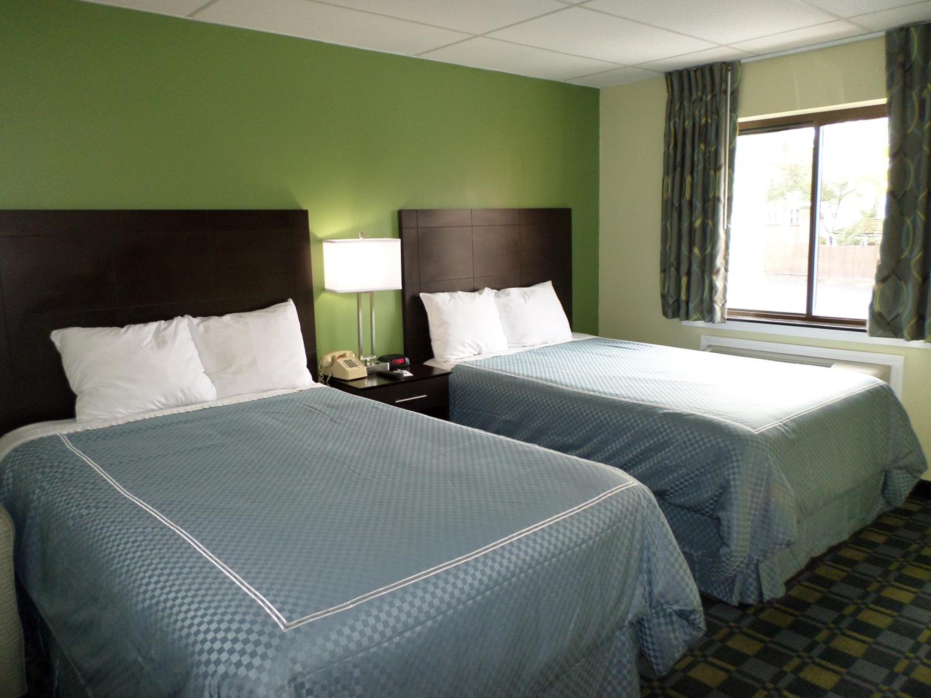 Double Room with Two Double Beds - Non-Smoking - Photo 9