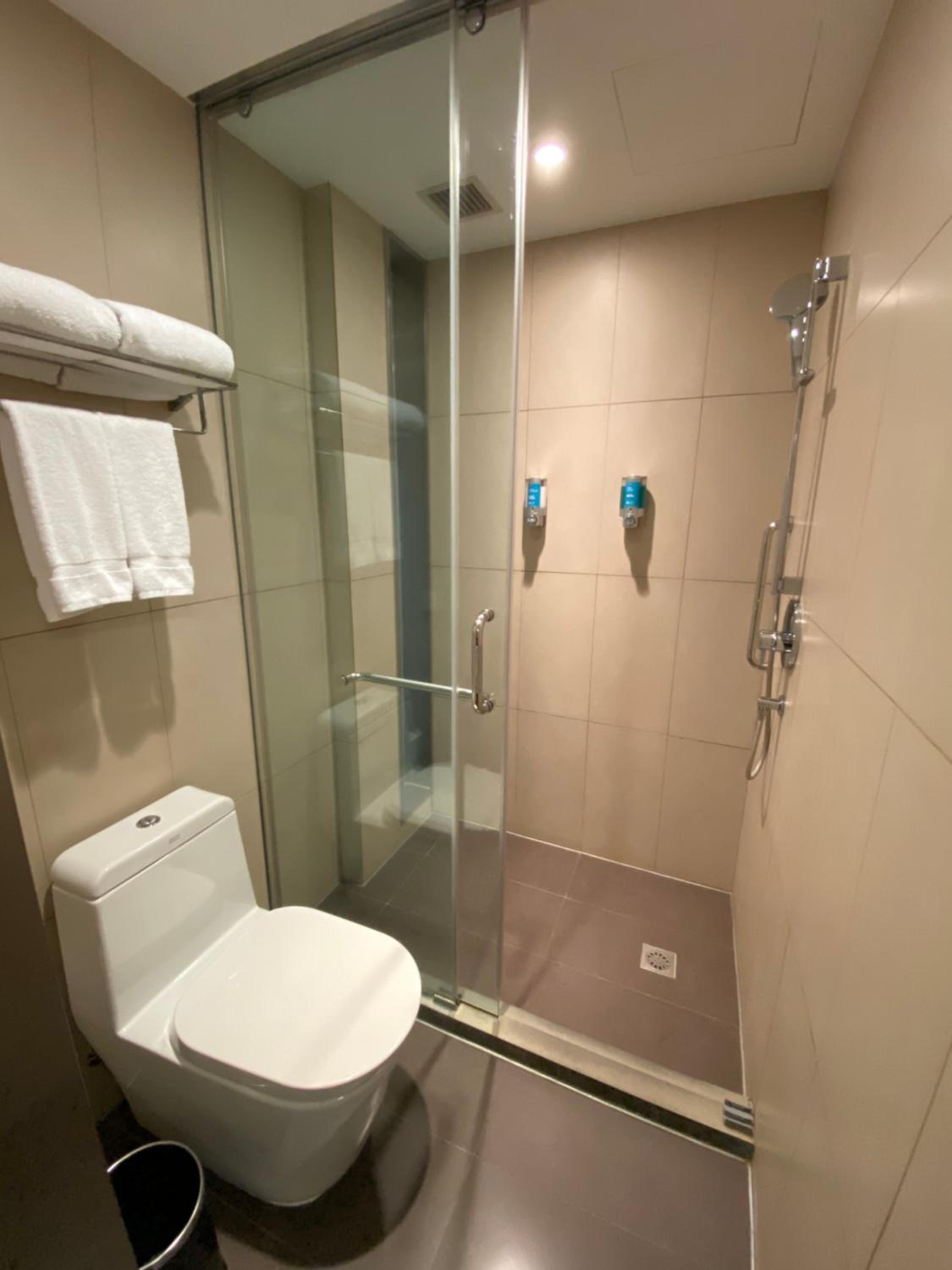 Standard Twin Room photo 2