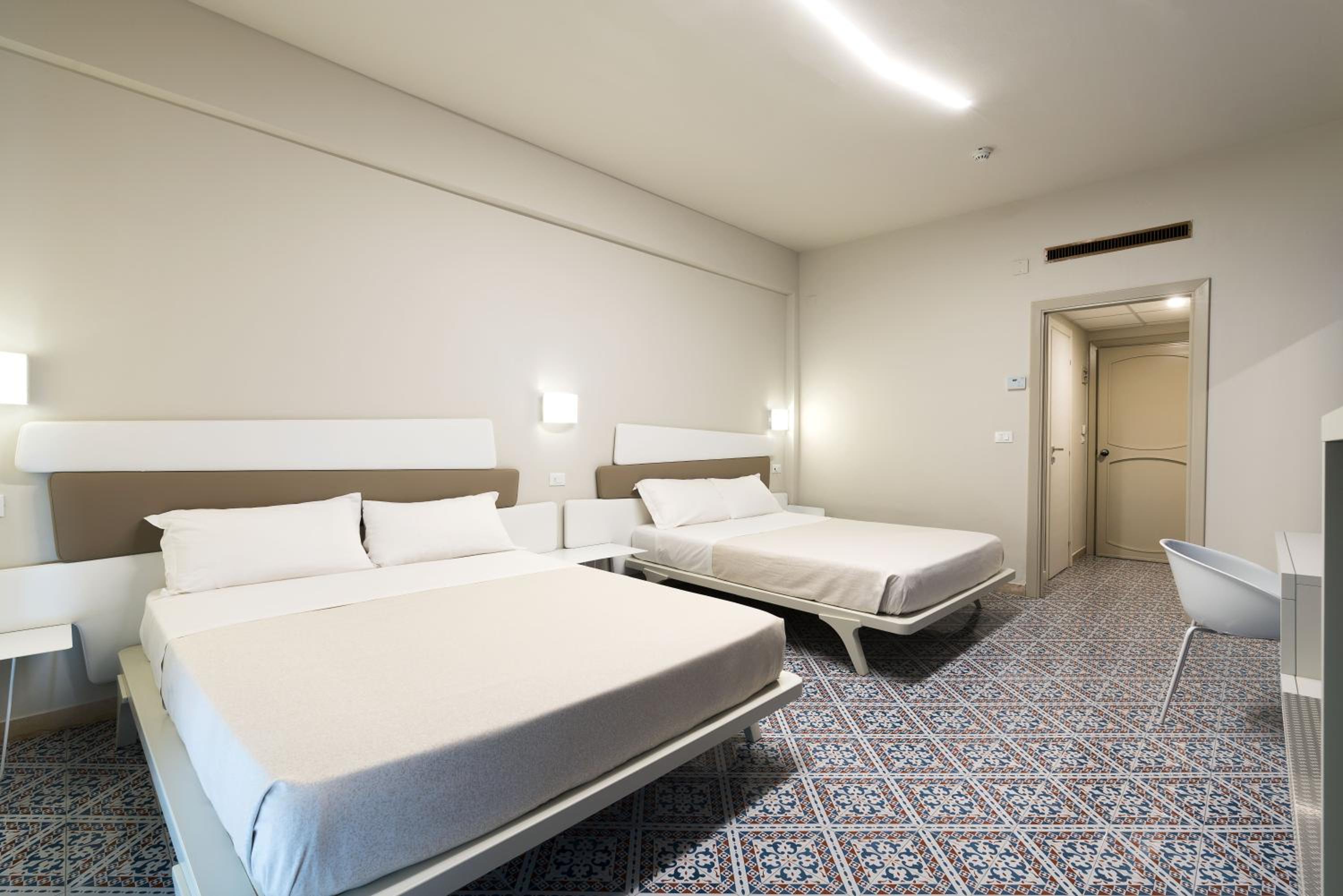 Superior Twin Room - Photo 2