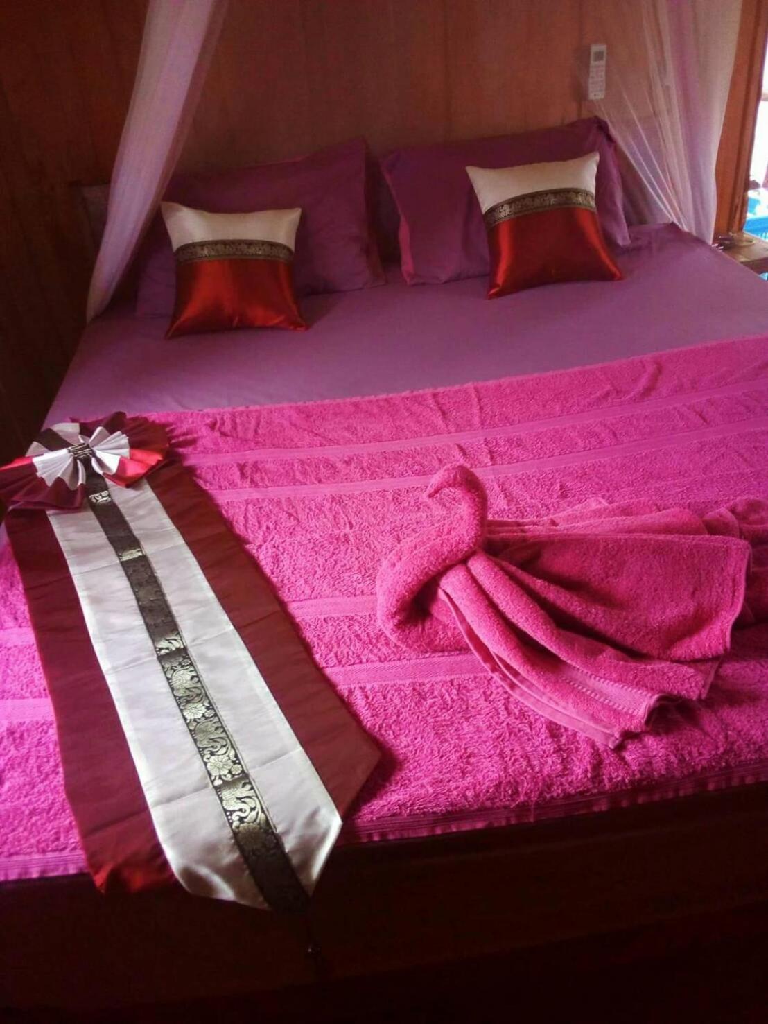 King Suite with Balcony - Photo 37