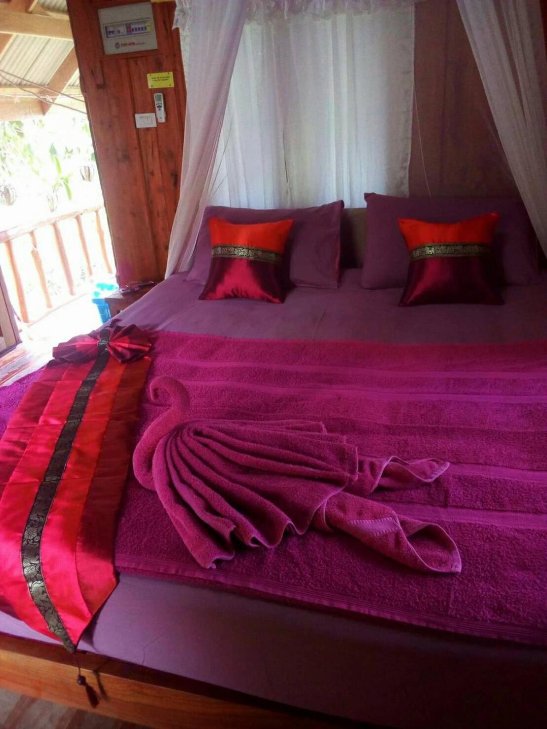 King Suite with Balcony - Photo 38