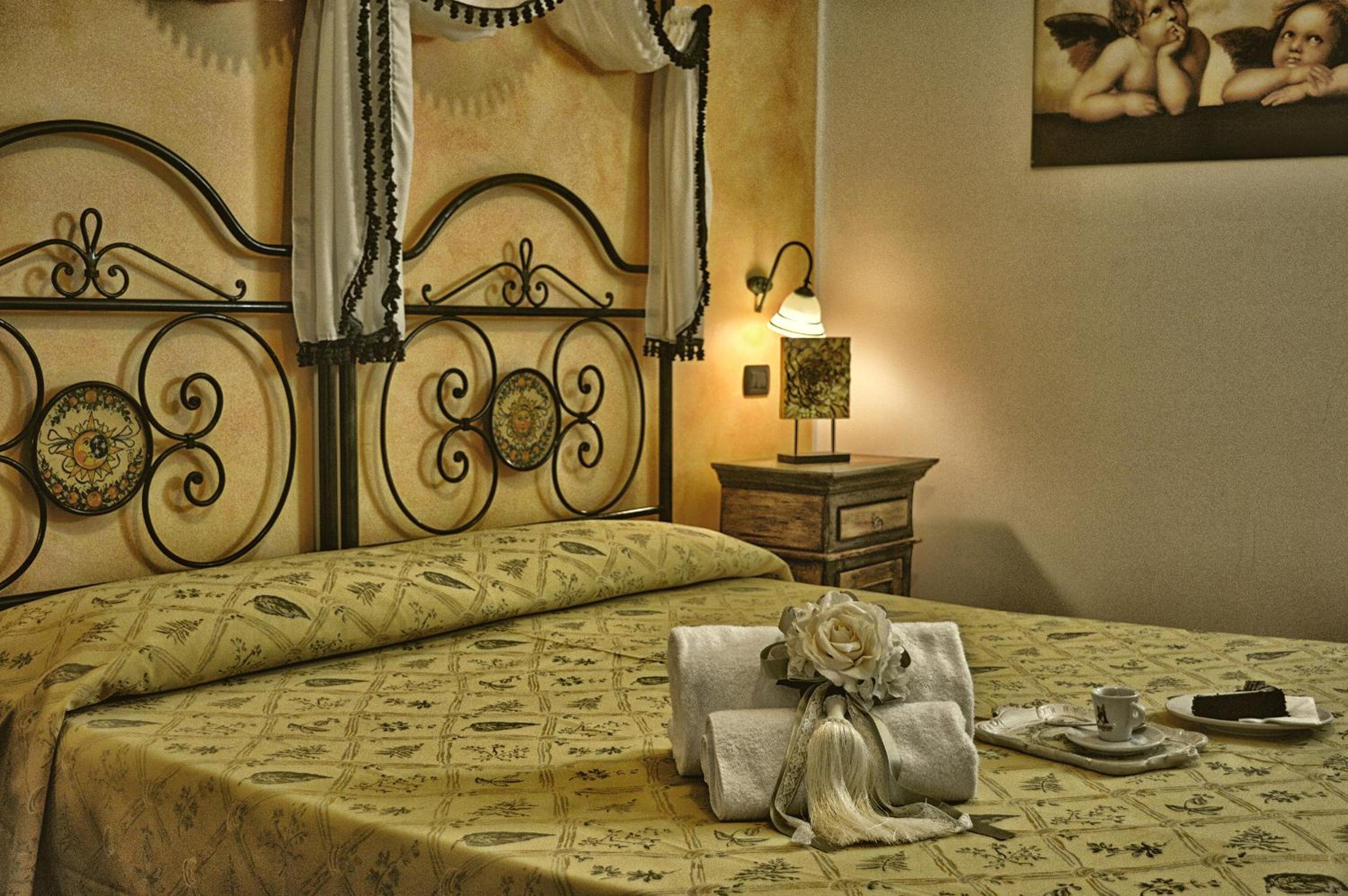 Double Room - Photo 9