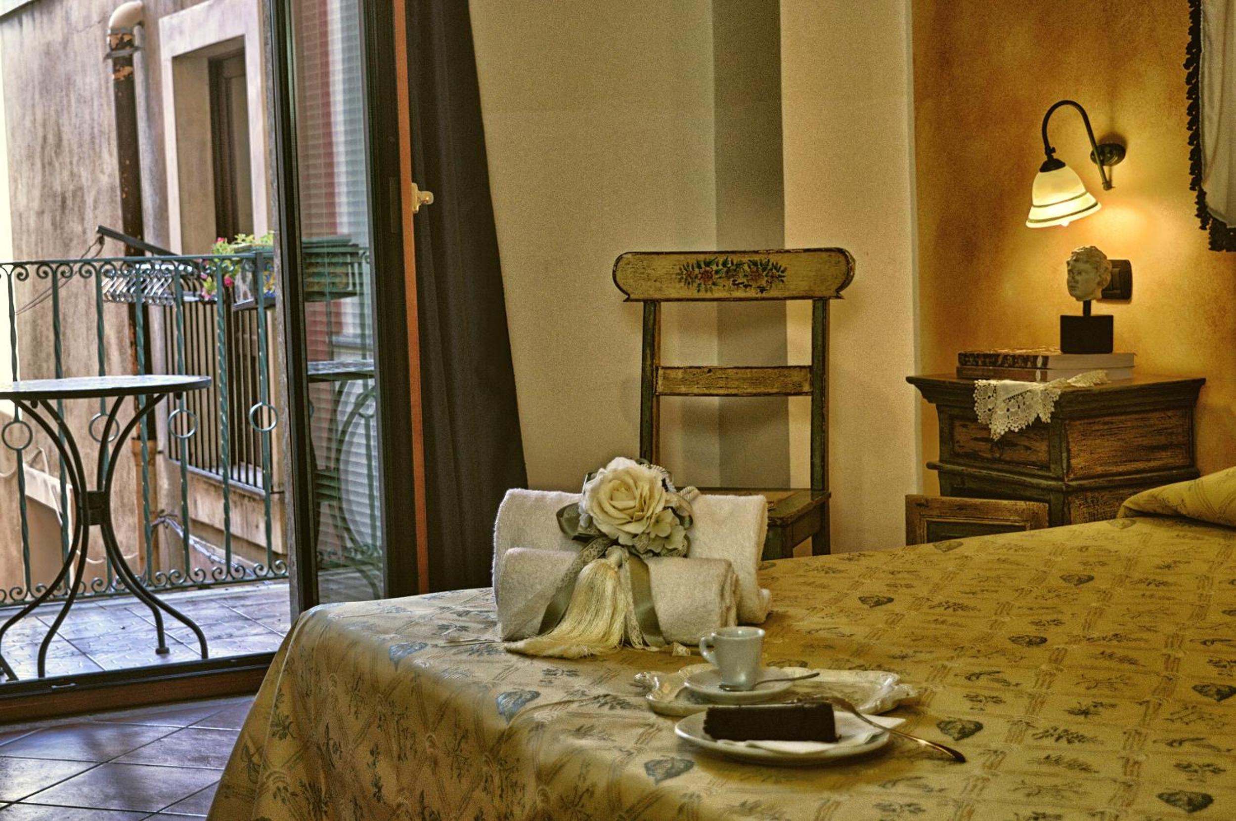Double Room - Photo 5