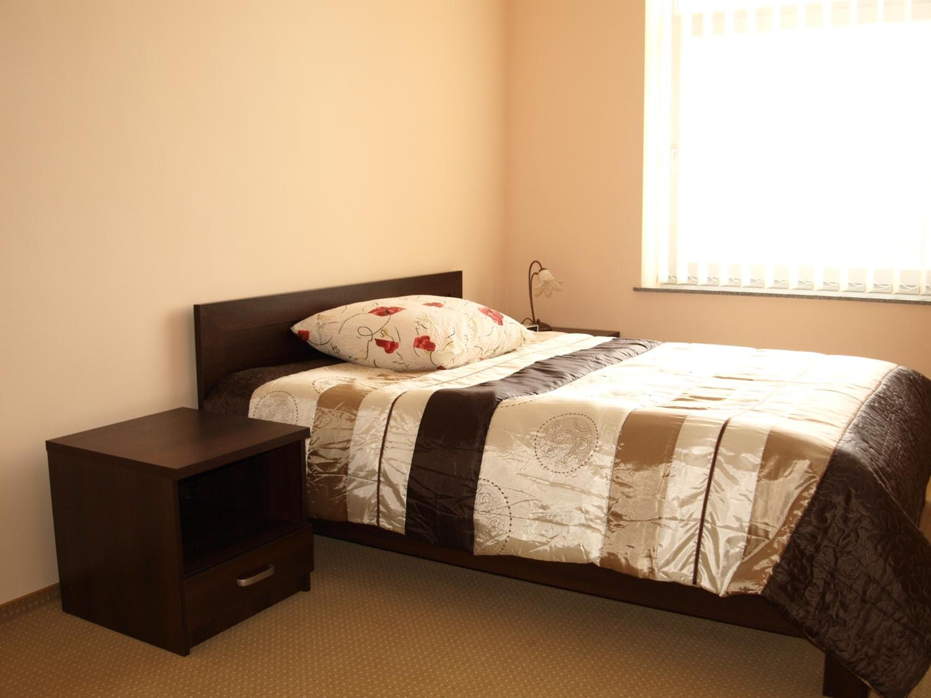 One-Bedroom Apartment - Photo 11