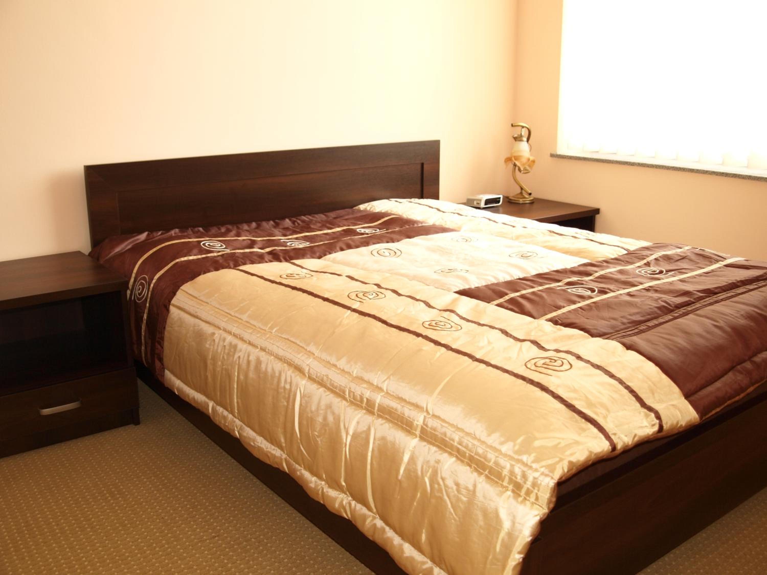 One-Bedroom Apartment - Photo 7