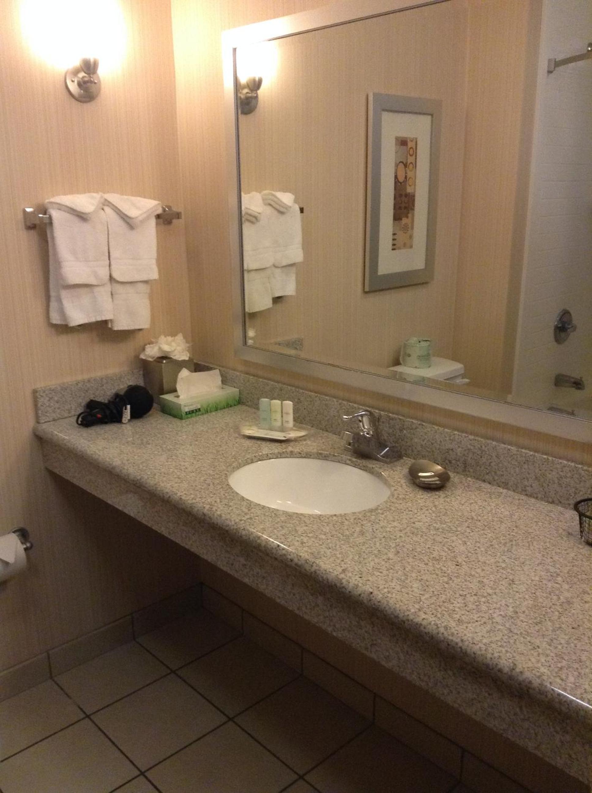 Standard King Room - Photo 3