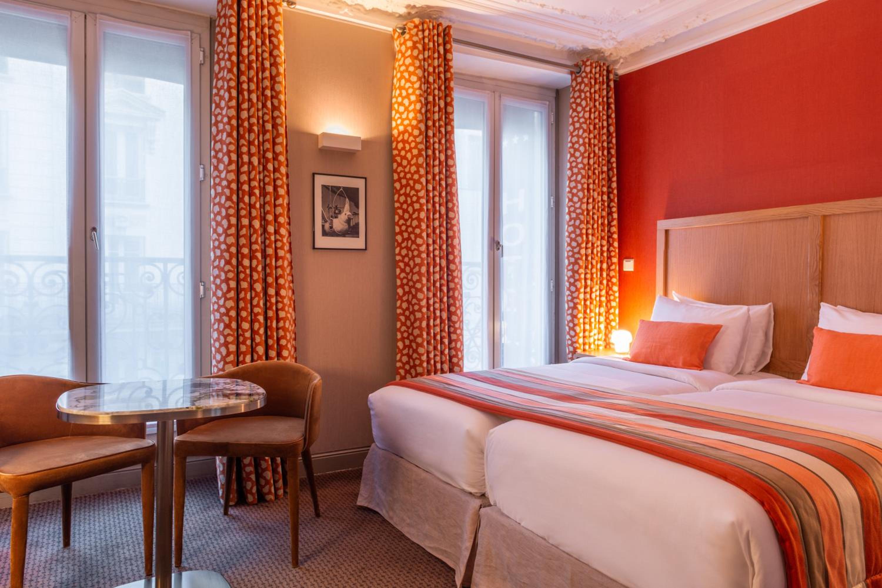 Superior Double or Twin Room thumbnail 5