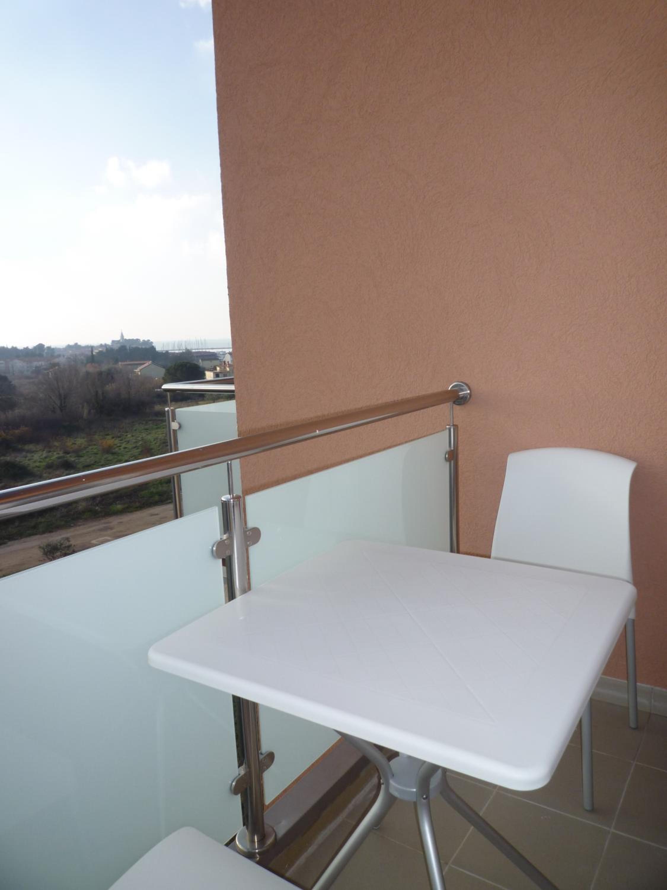 Family Room with Balcony photo 3