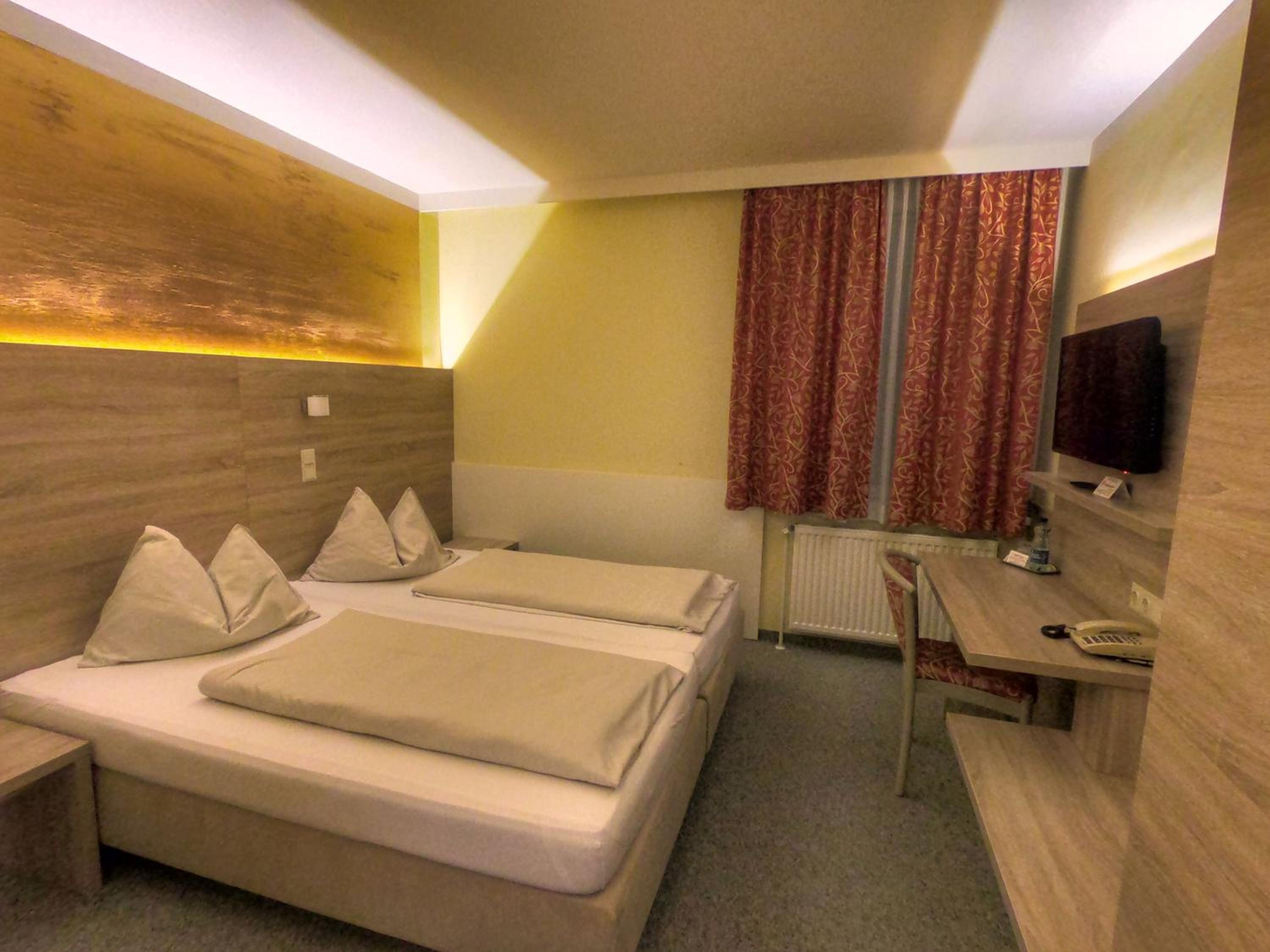 Standard Double Room - Photo 2
