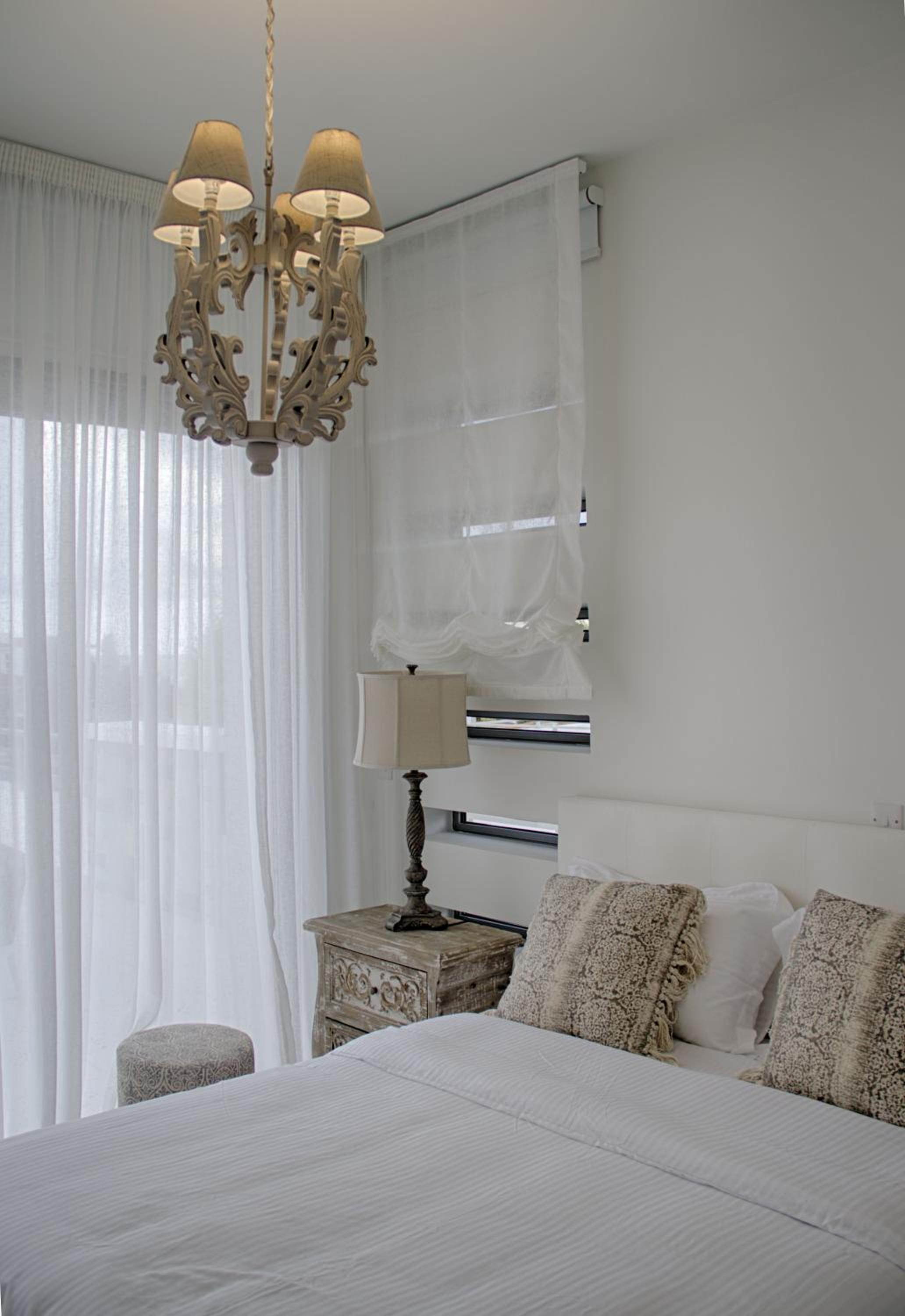 Apartment with Balcony - Photo 2