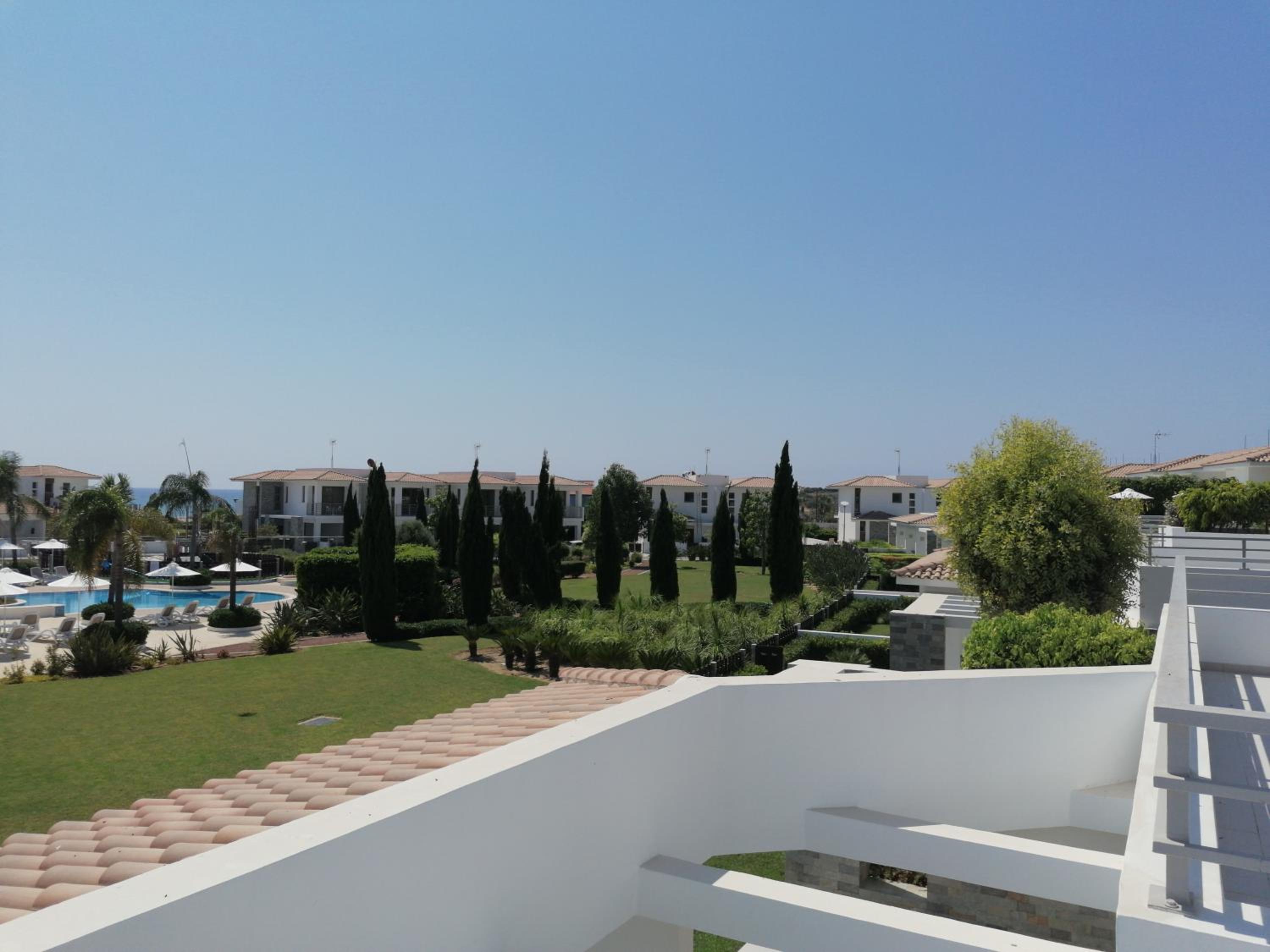 Apartment with Balcony - Photo 9