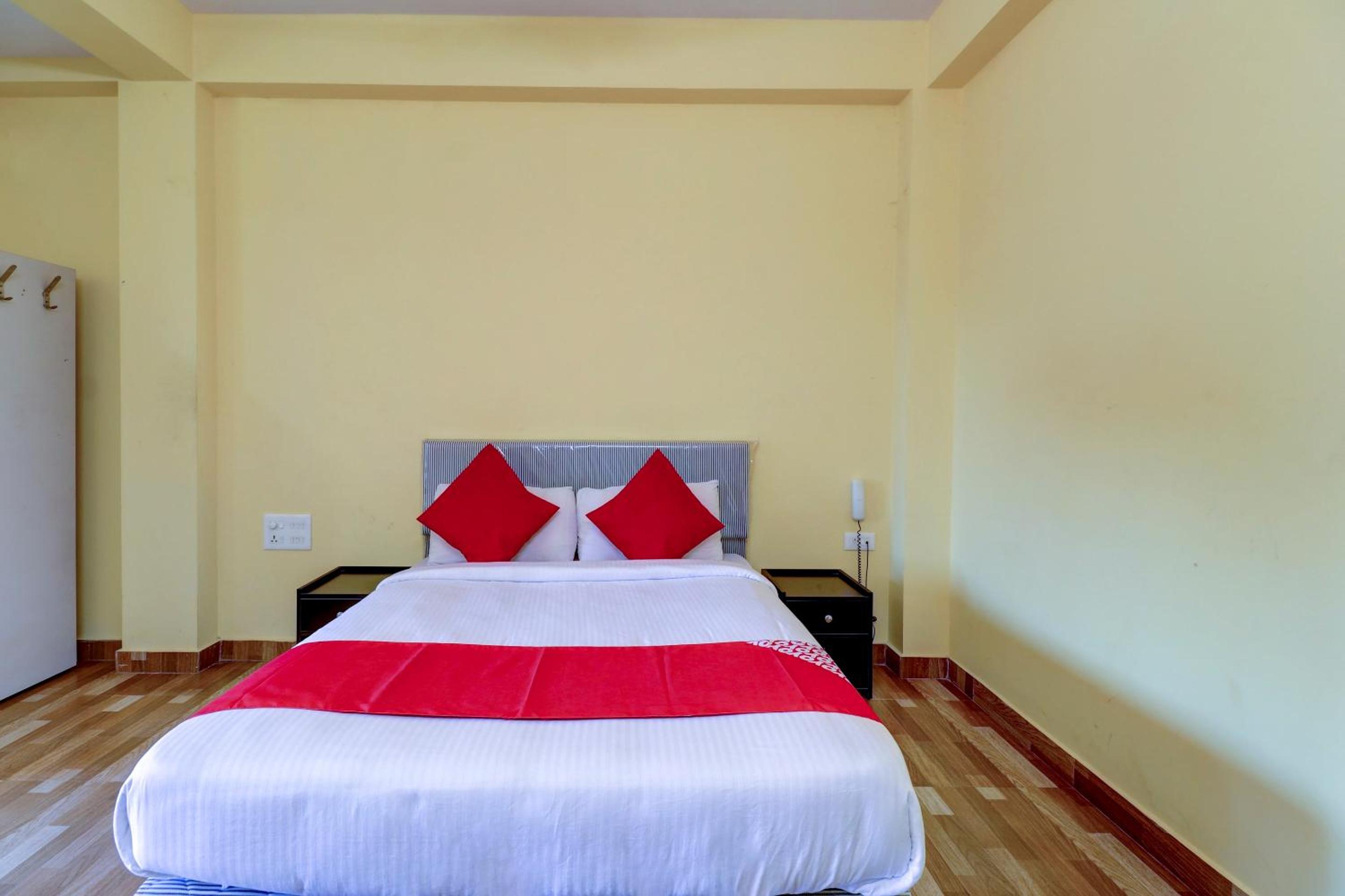Queen Room - Photo 6