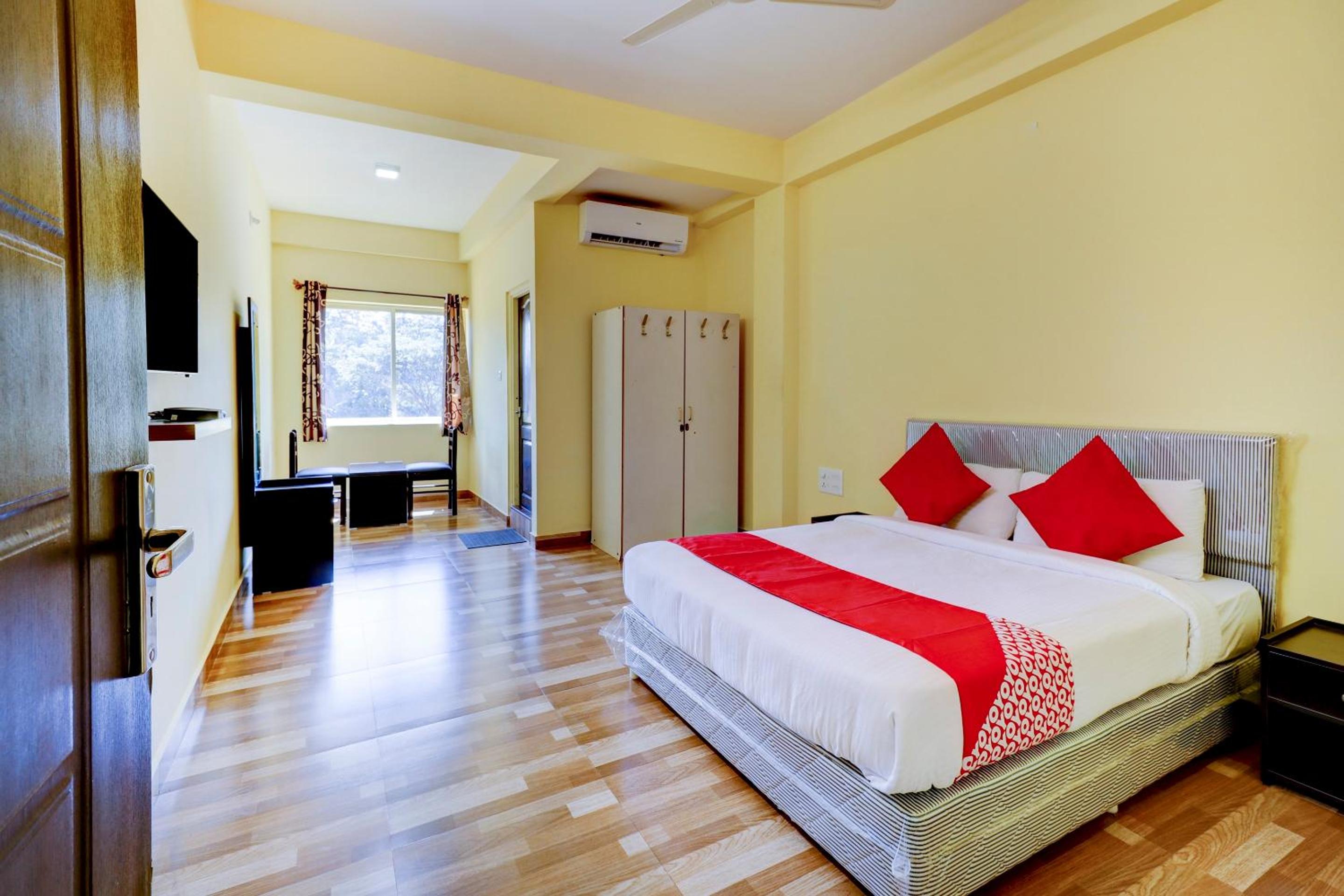 Queen Room - Photo 7