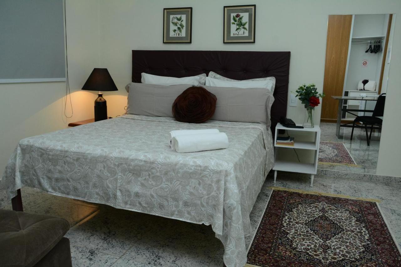 Queen Room photo 2