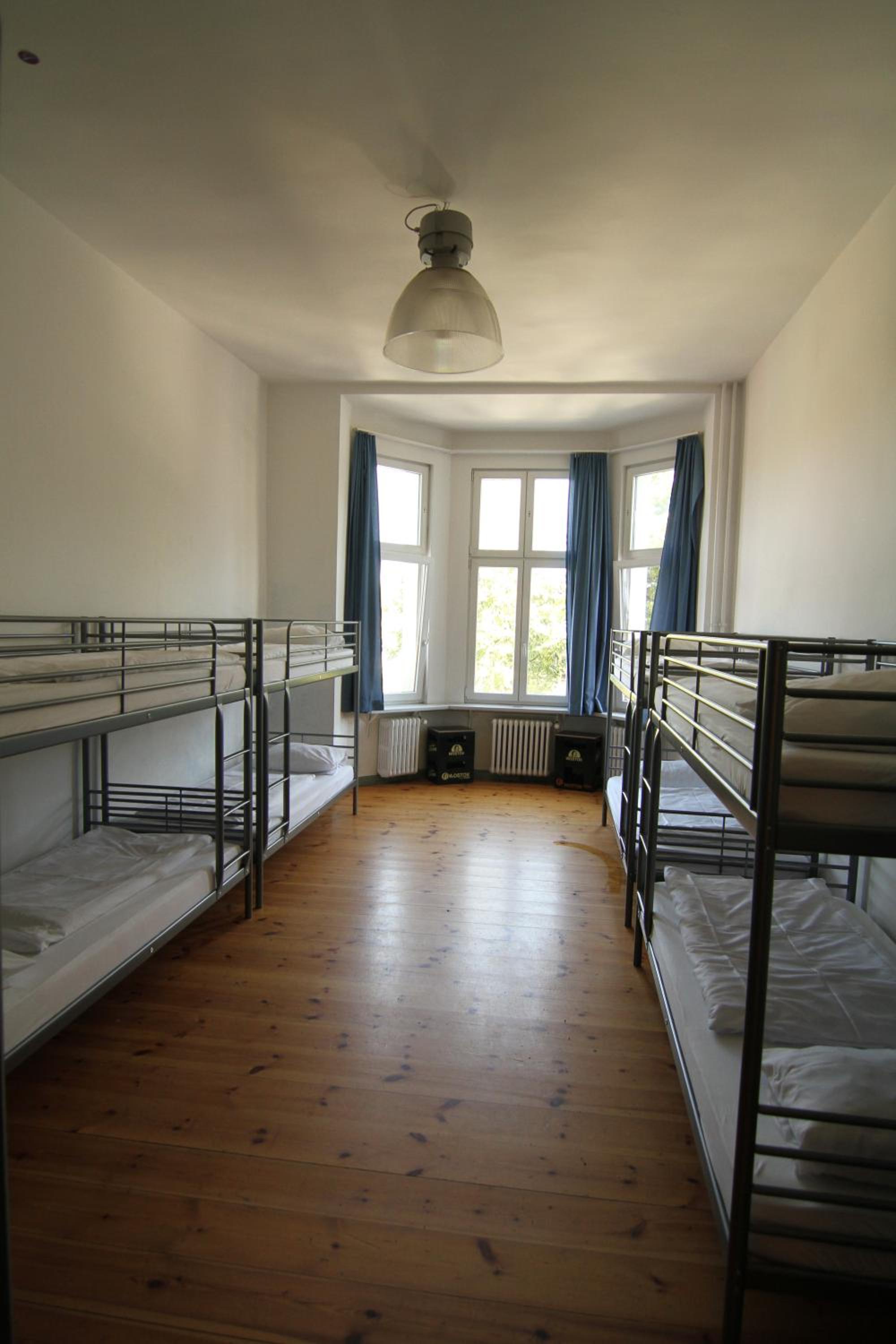 Bed in 8-Bed Dormitory Room photo 2