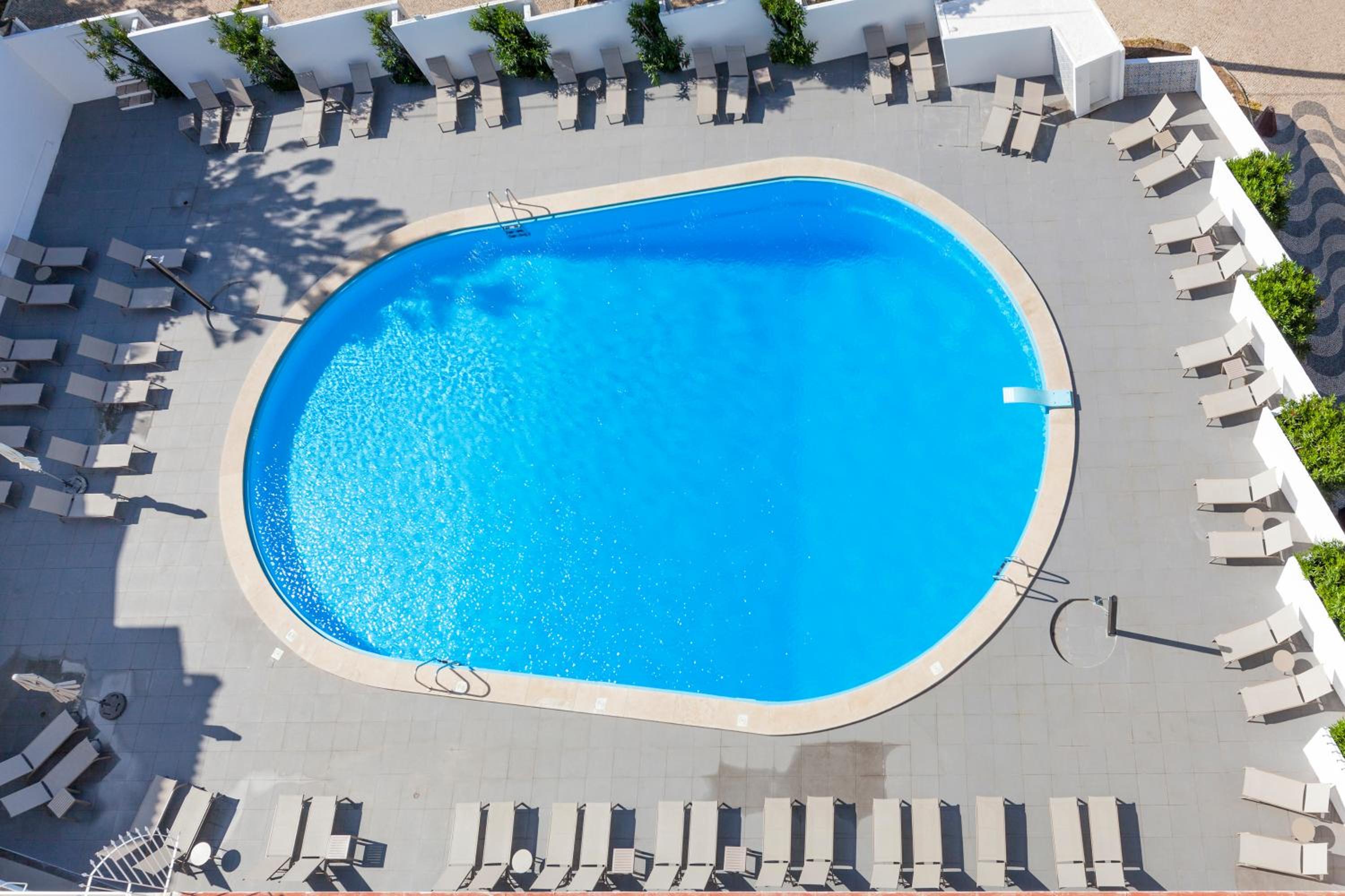 Superior Double Room with Pool View and Balcony - Photo 2