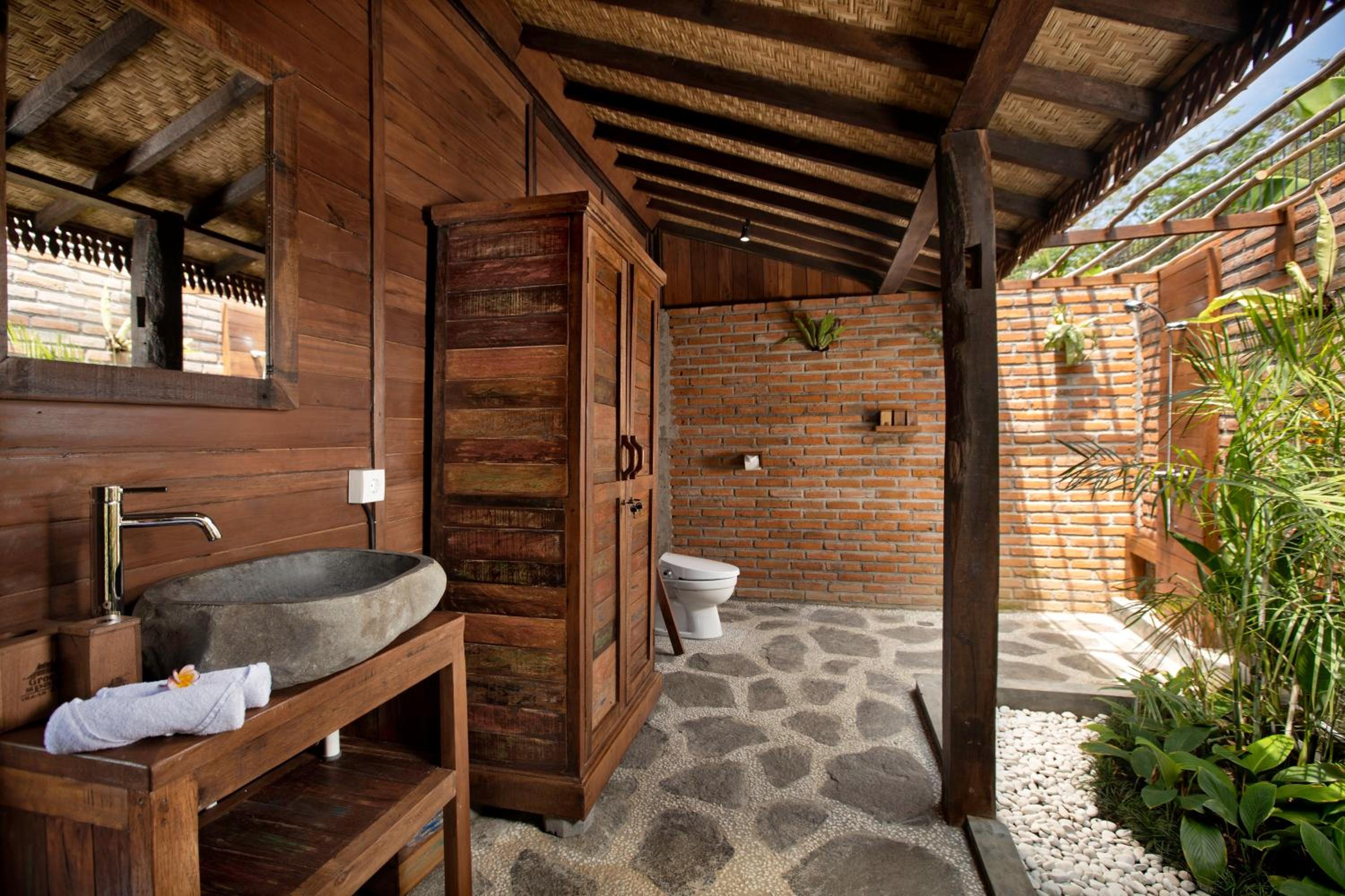 Deluxe Double or Twin Room with Balcony - Photo 16