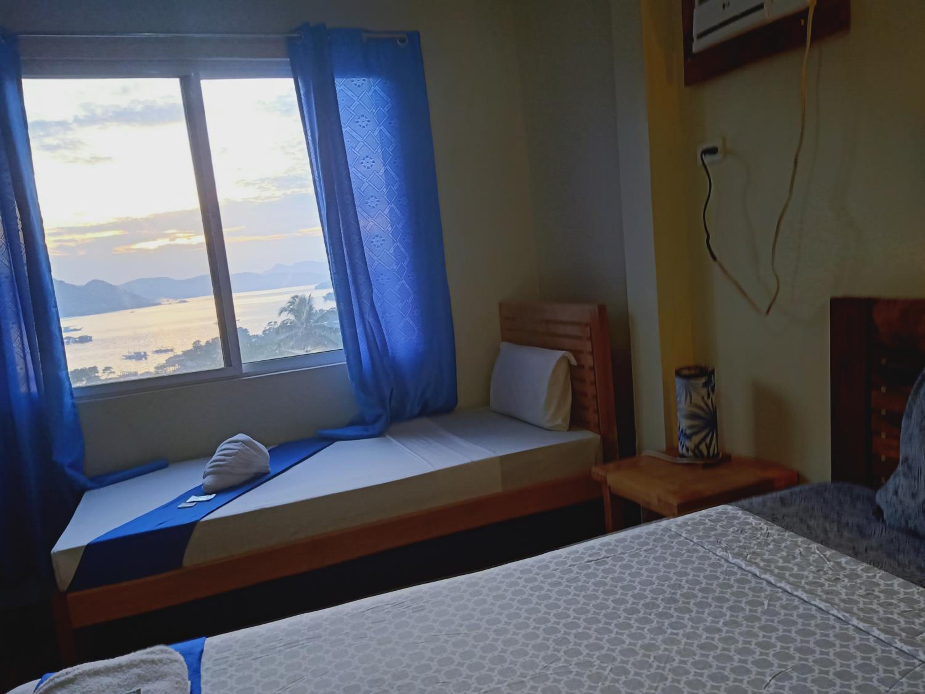 Triple Room with Sea View - Photo 4