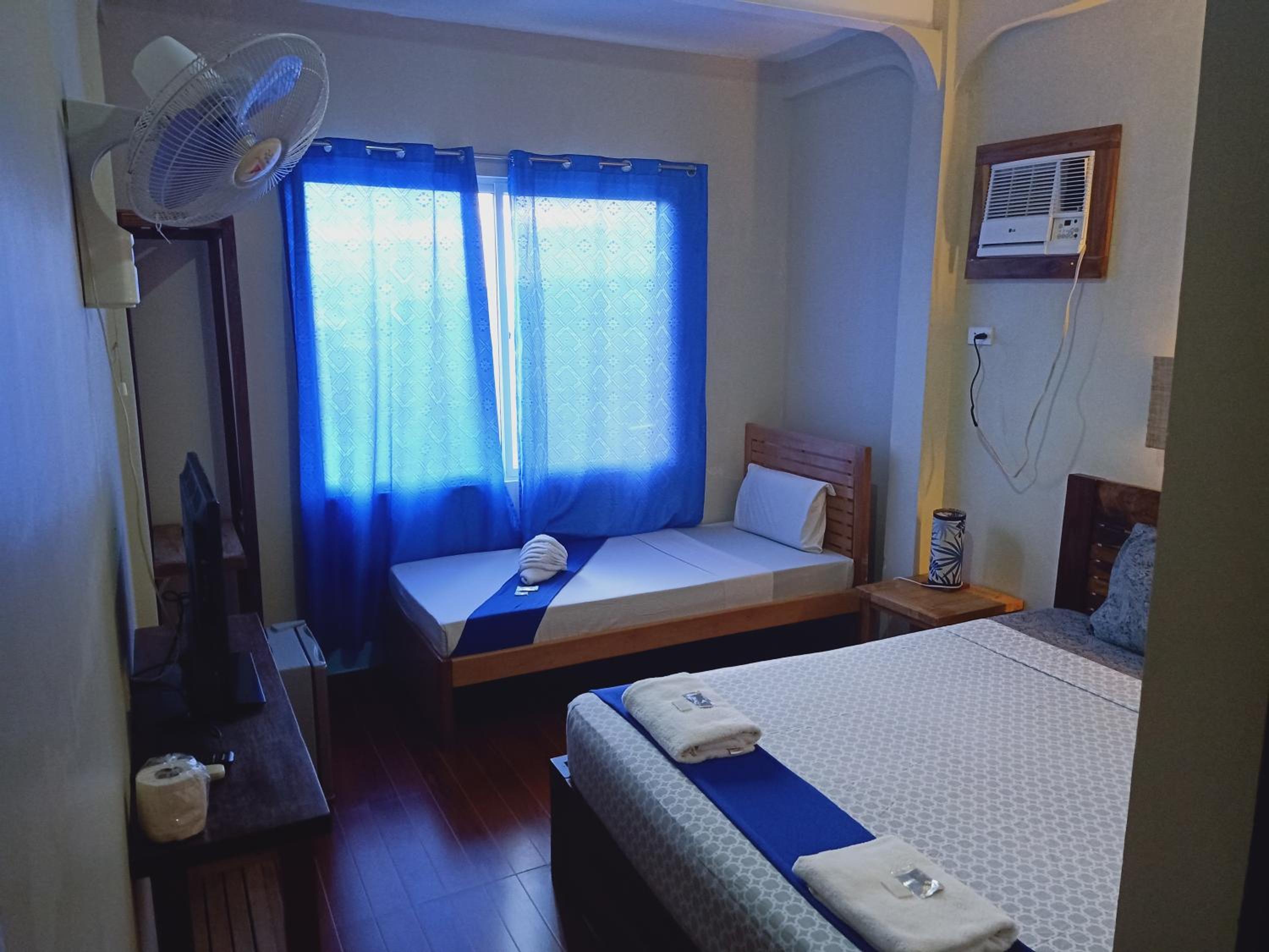 Triple Room with Sea View - Photo 5