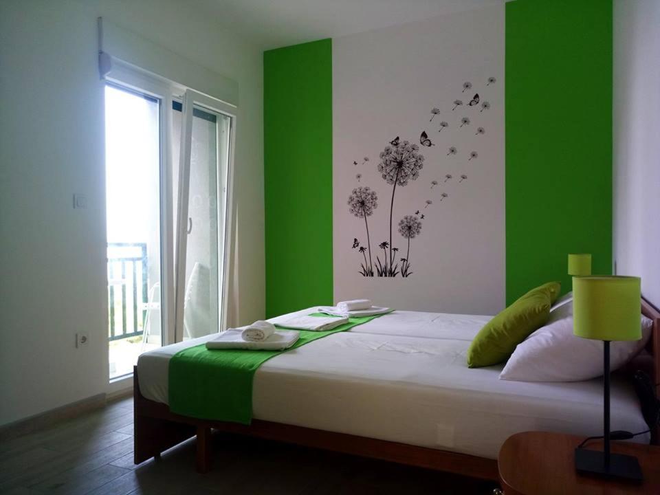 One-Bedroom Apartment with Patio