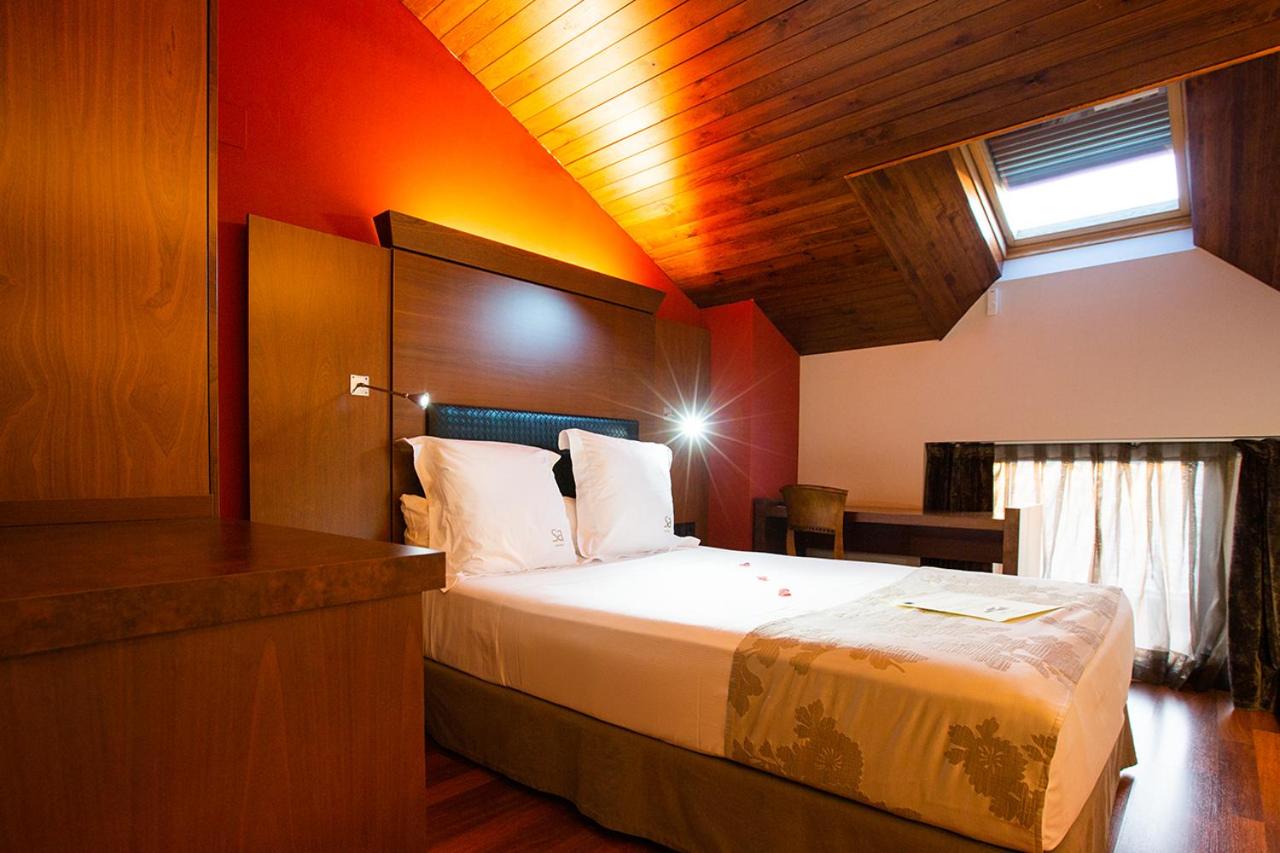Twin Room - Photo 11