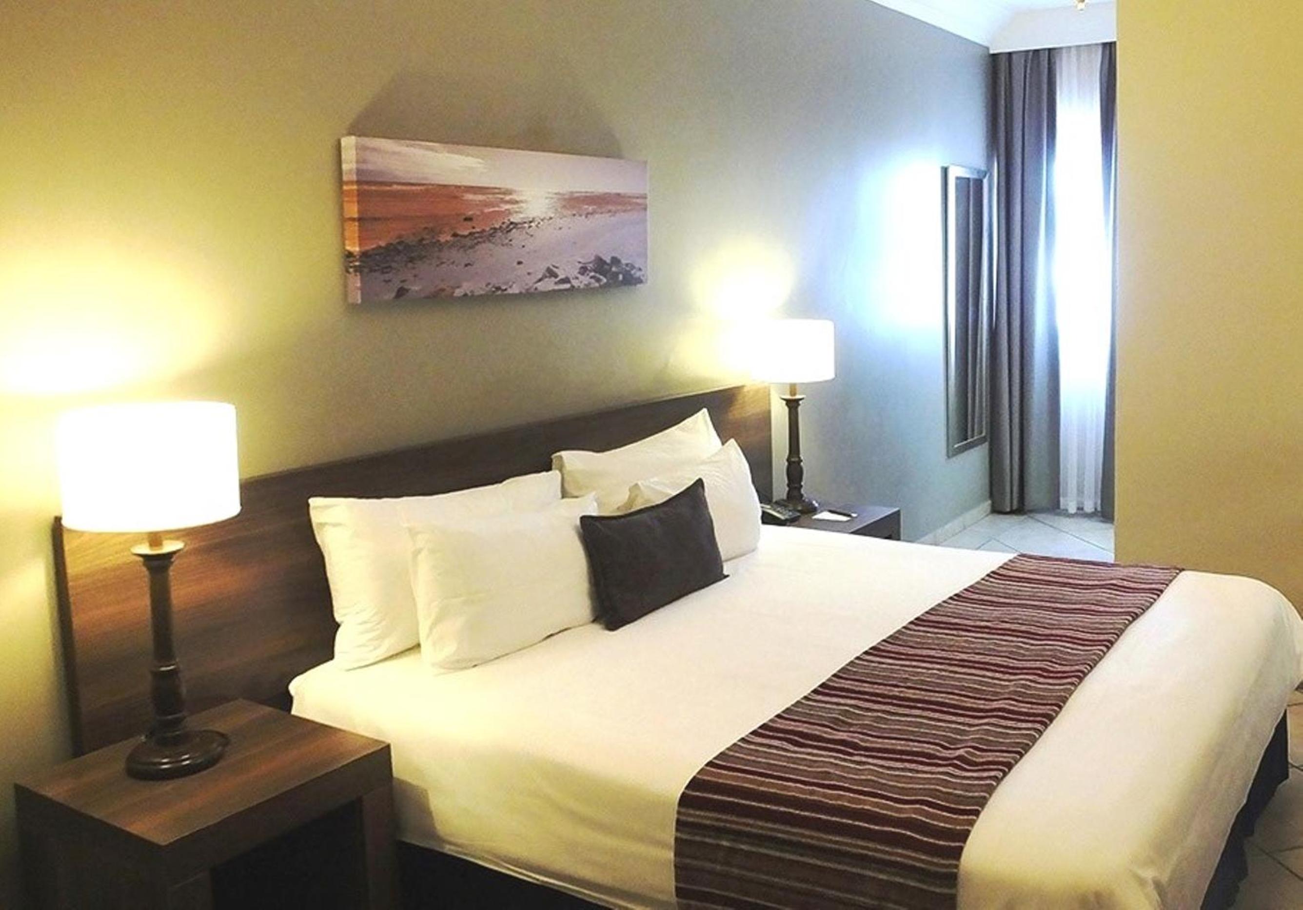 Standard Room with Double Bed - Photo 1