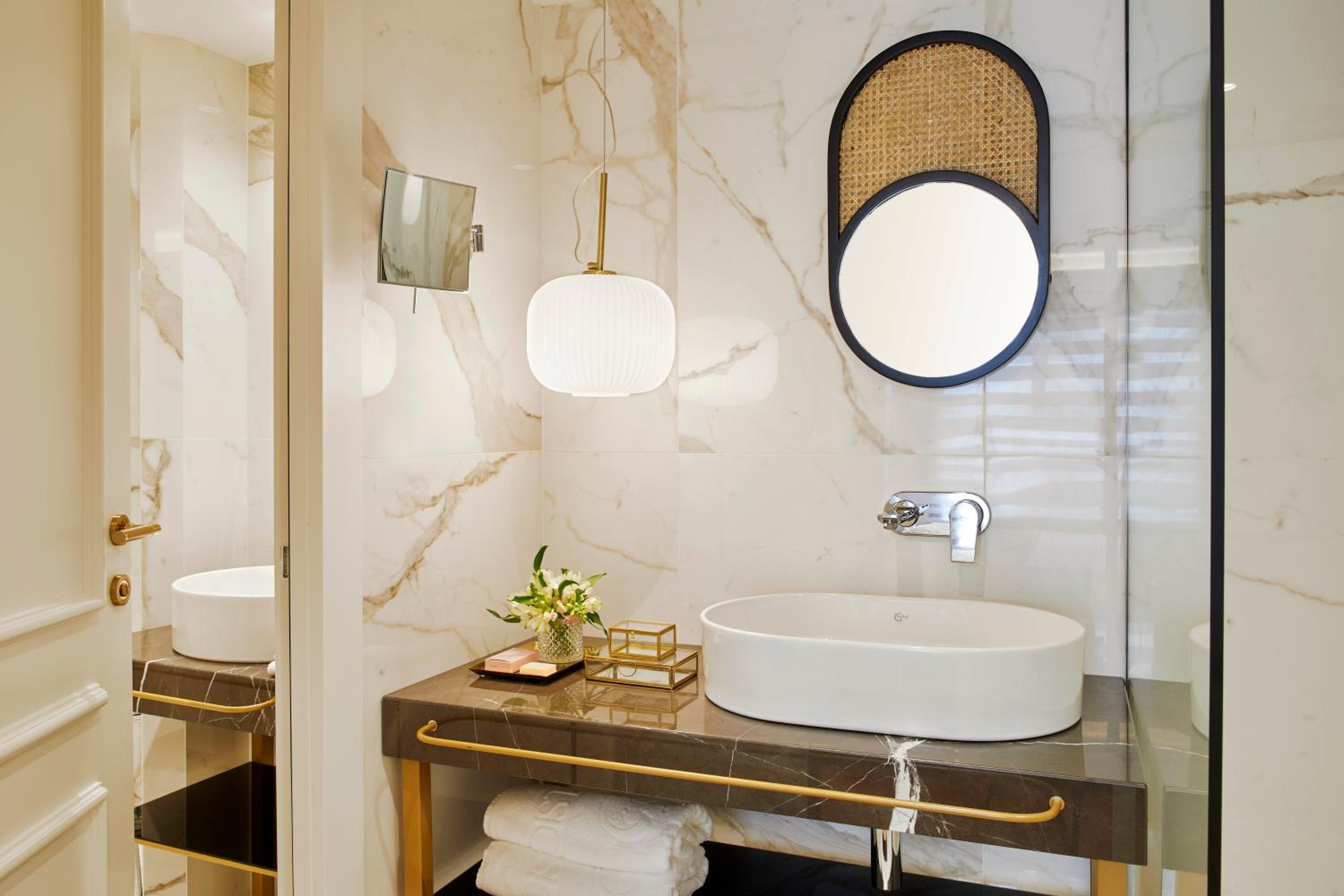 Penthouse Suite - Photo 8