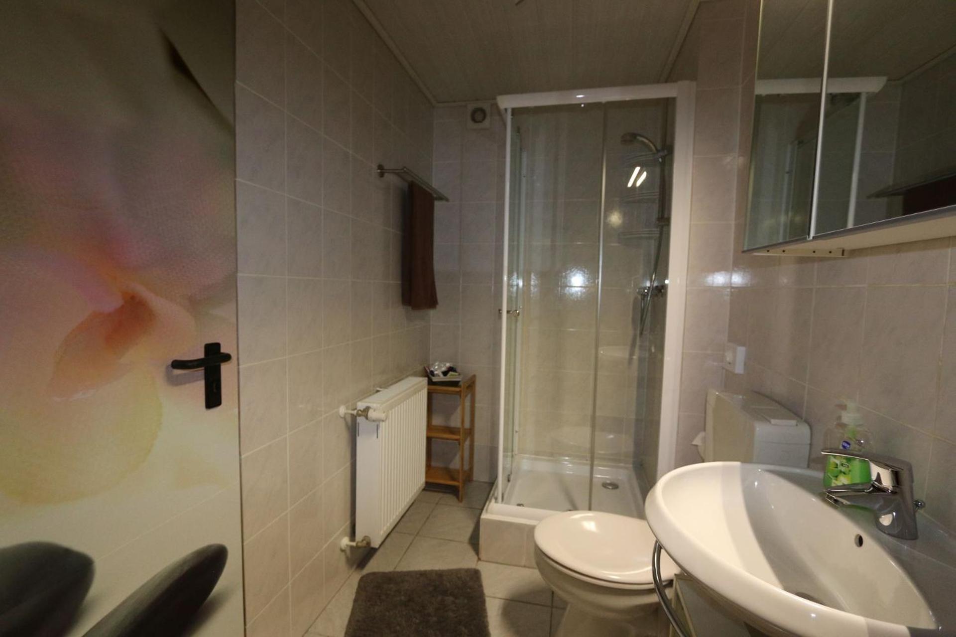 Single Room with Bathroom photo 3