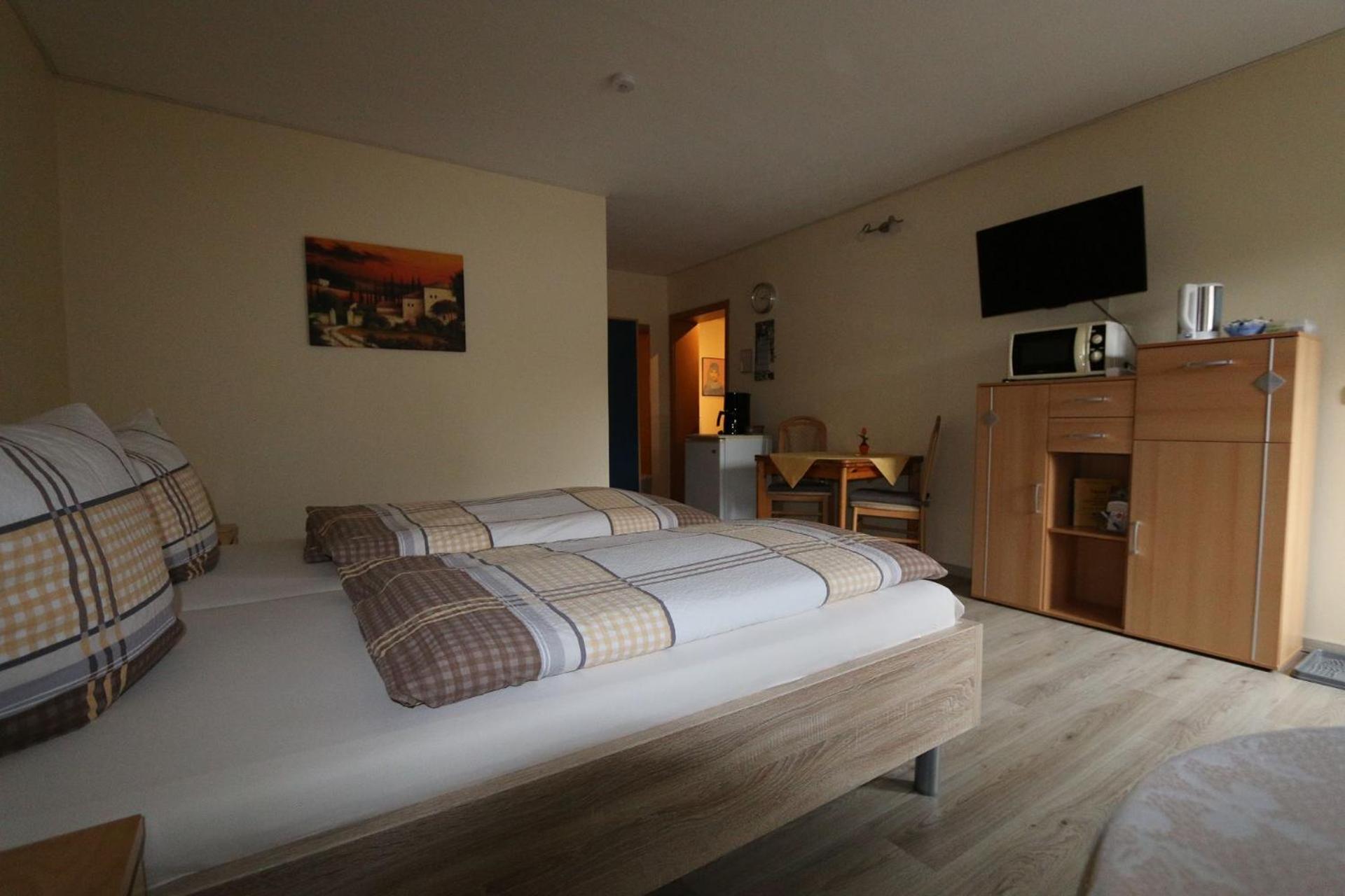 Double Room with Private Bathroom photo 1
