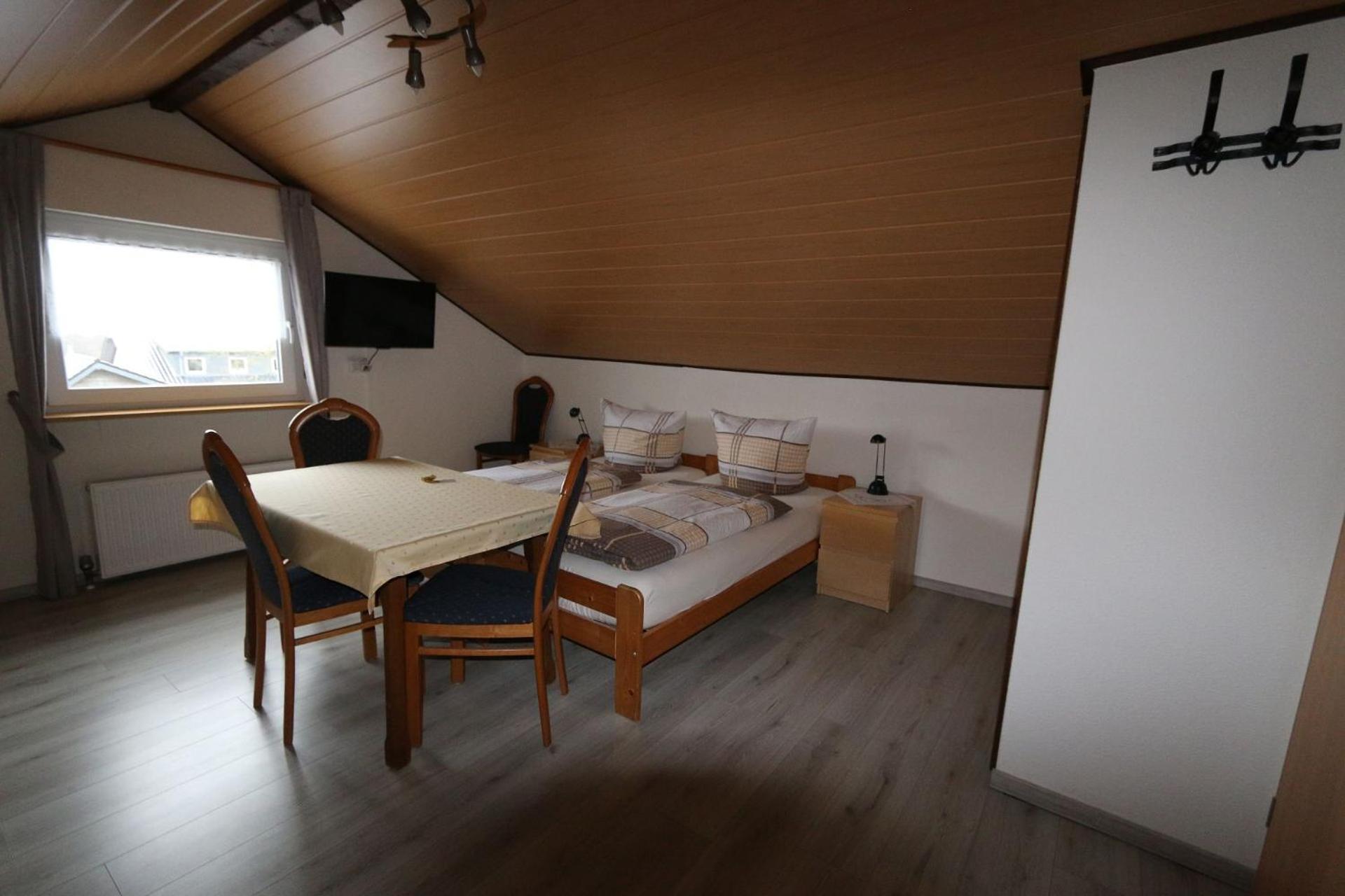 Double Room with Shared Bathroom photo 1