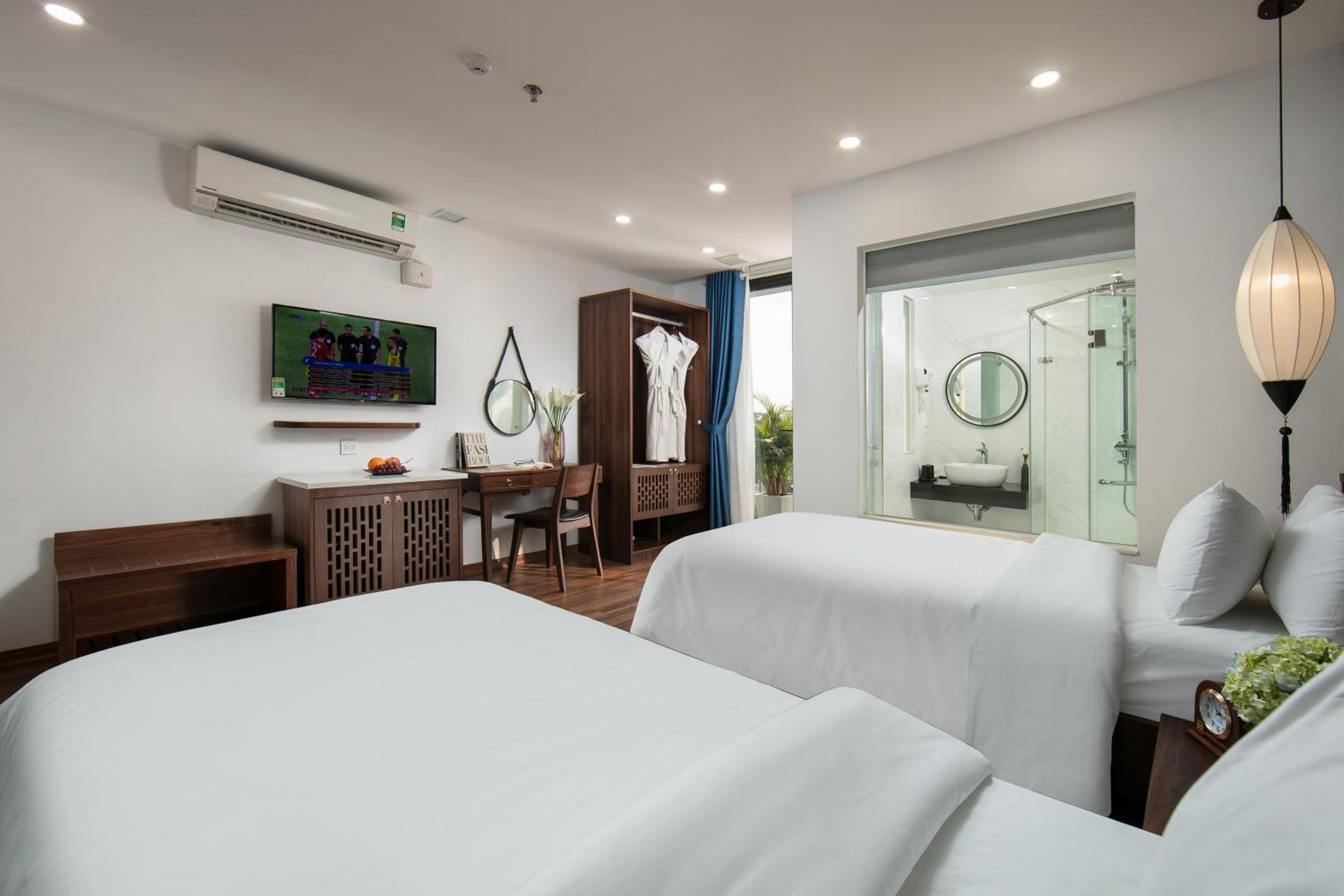 Deluxe Double or Twin Room with Balcony