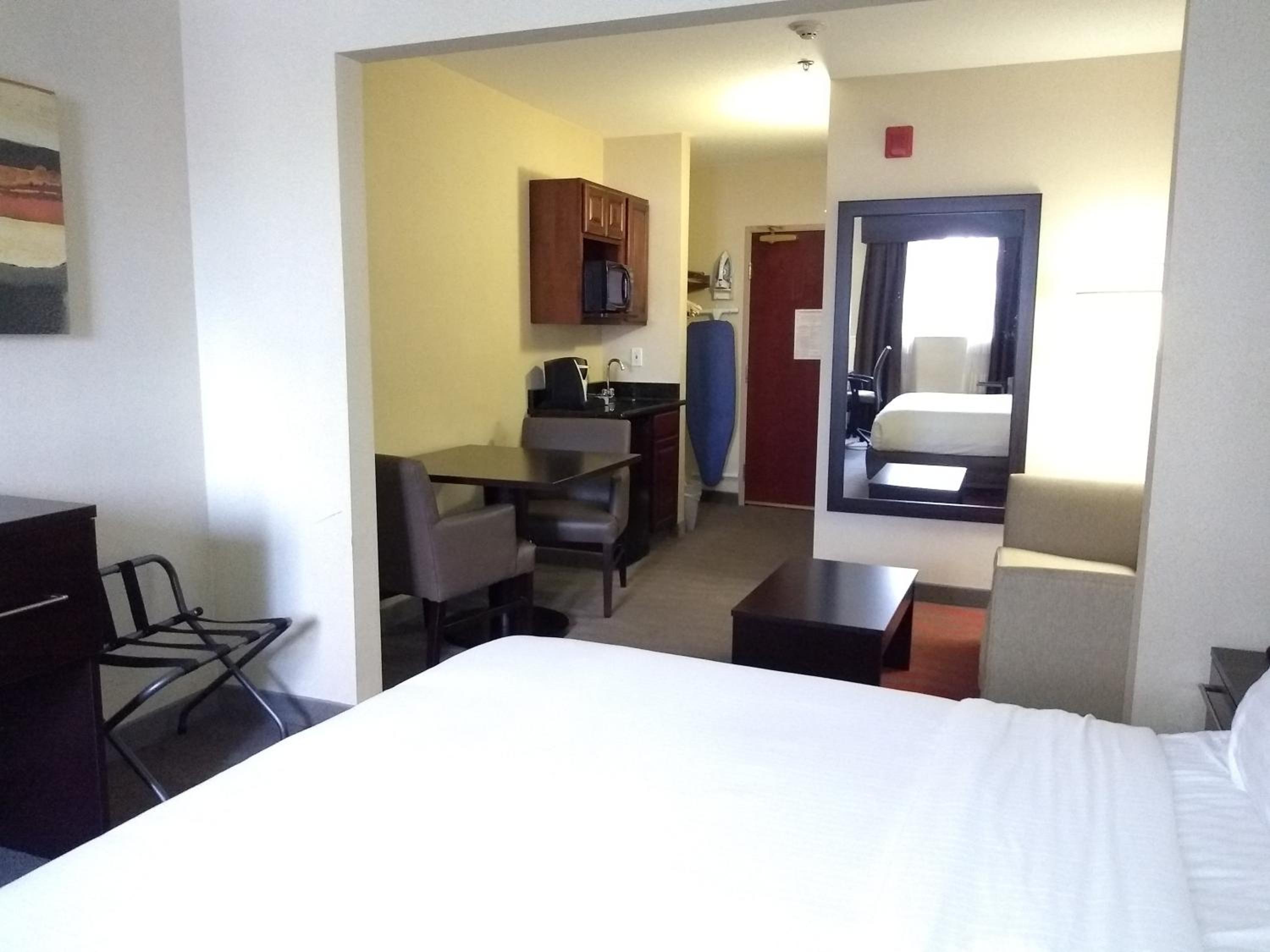 King Suite - Photo 1
