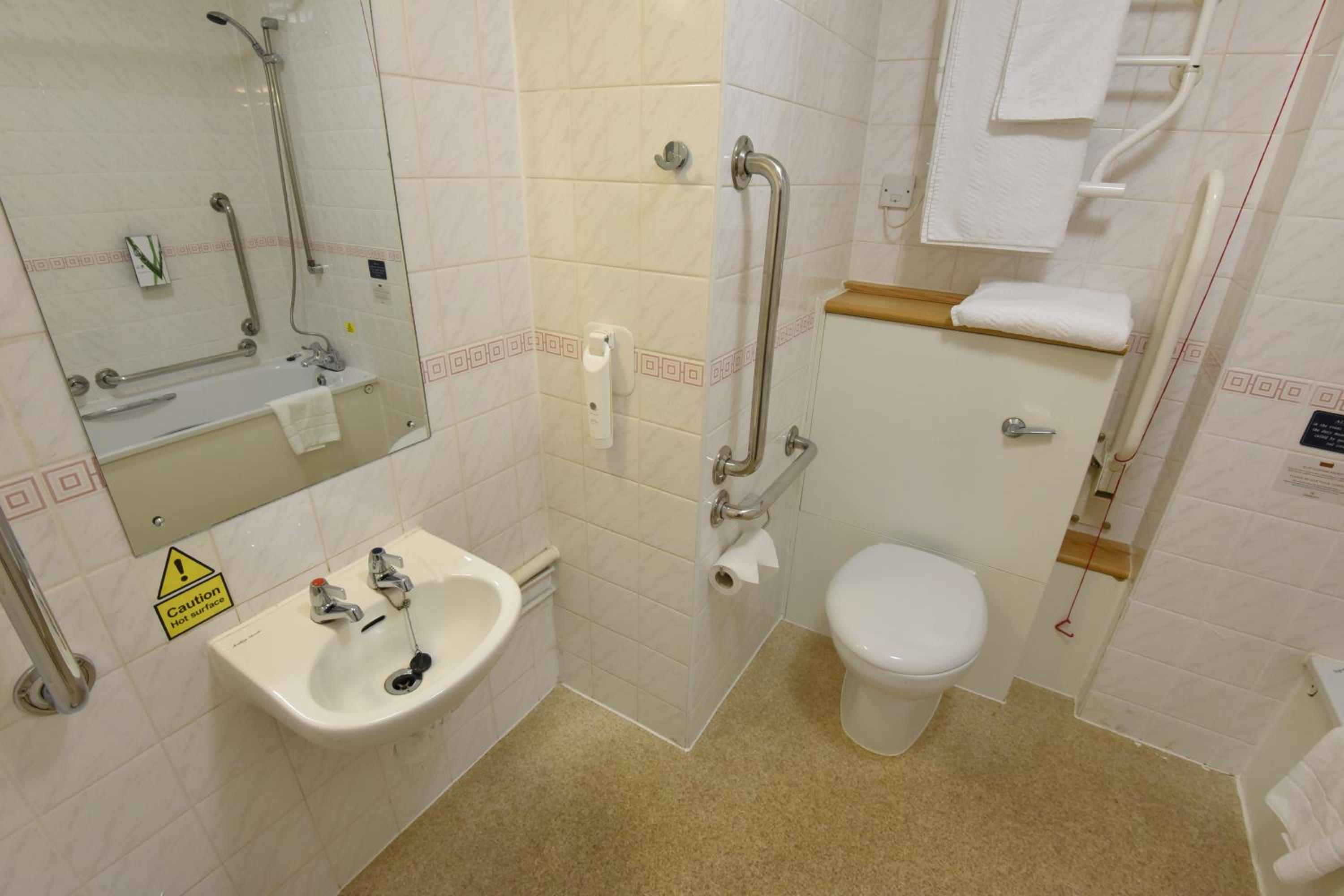 Double Room - Disability Access photo 3