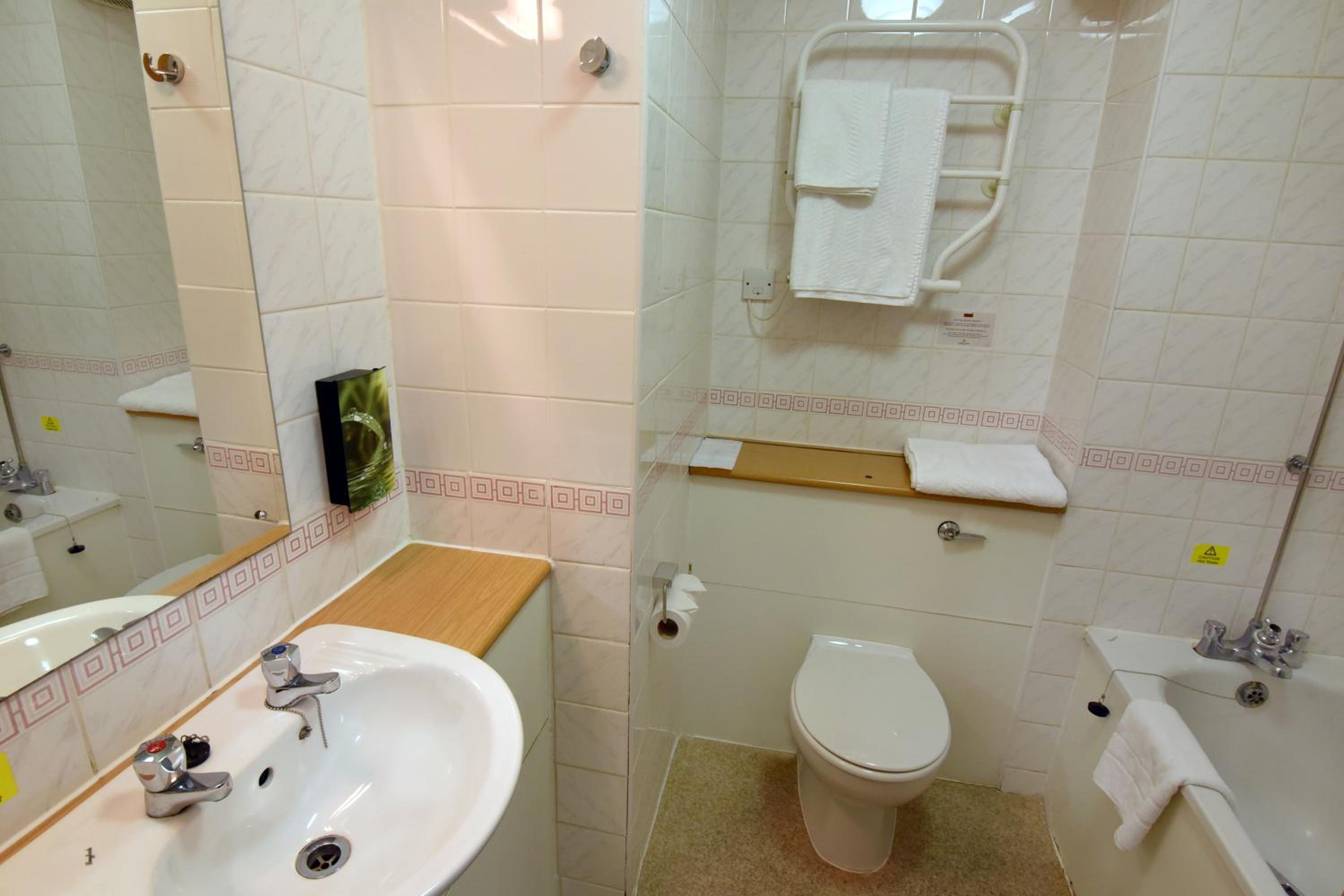 Standard Twin Room photo 2