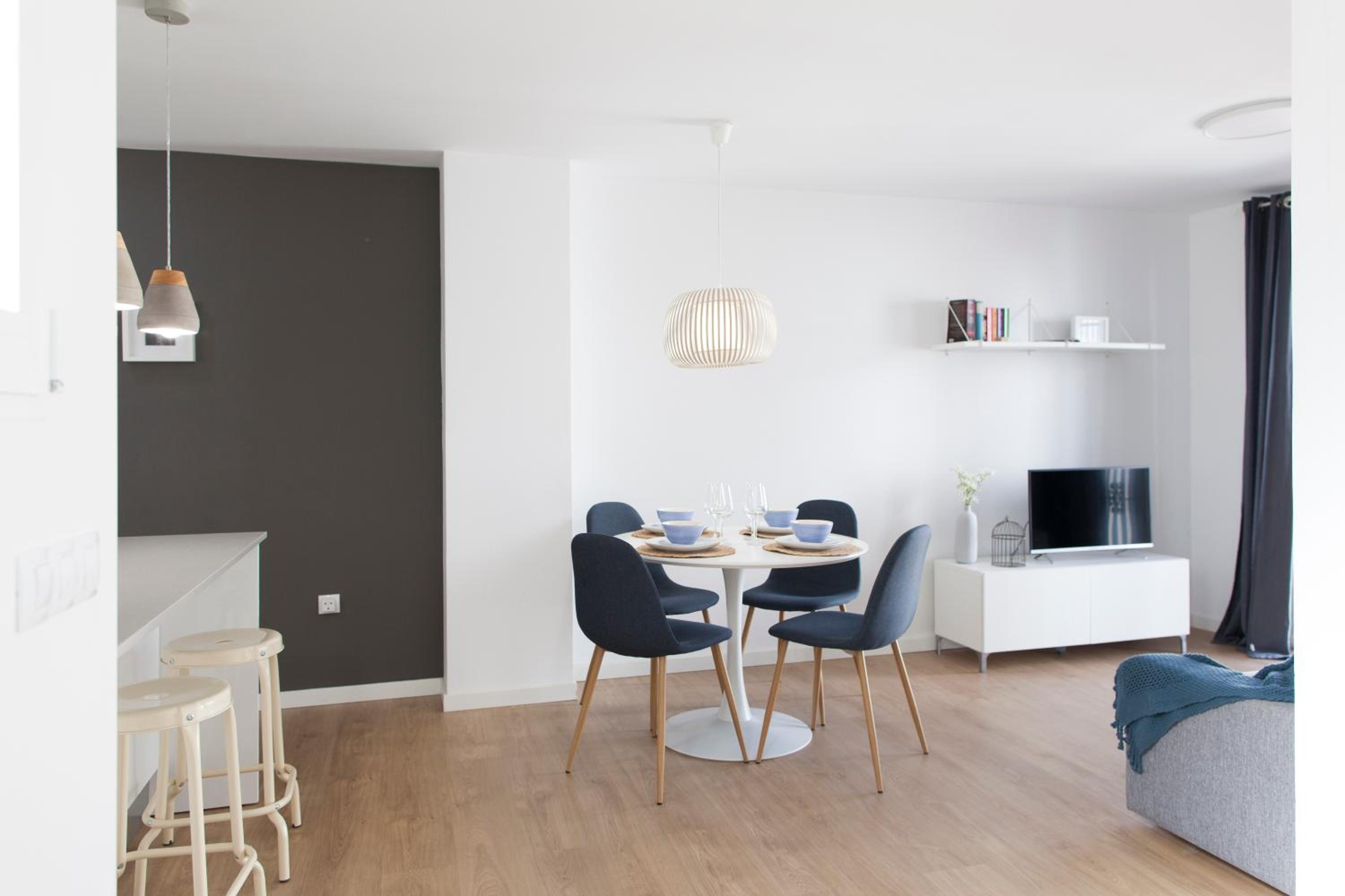 One-Bedroom Apartment - Photo 15