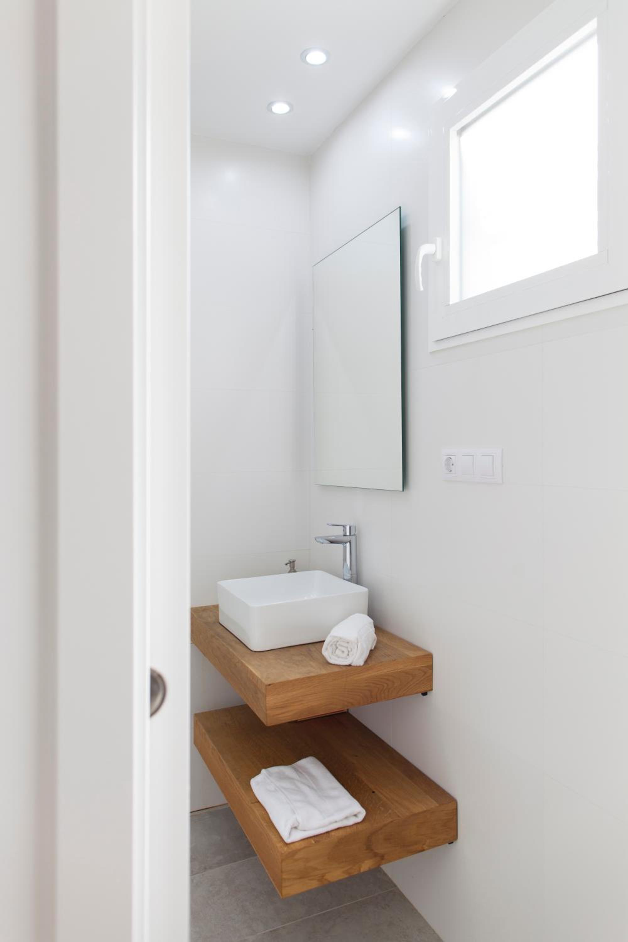 One-Bedroom Apartment - Photo 6