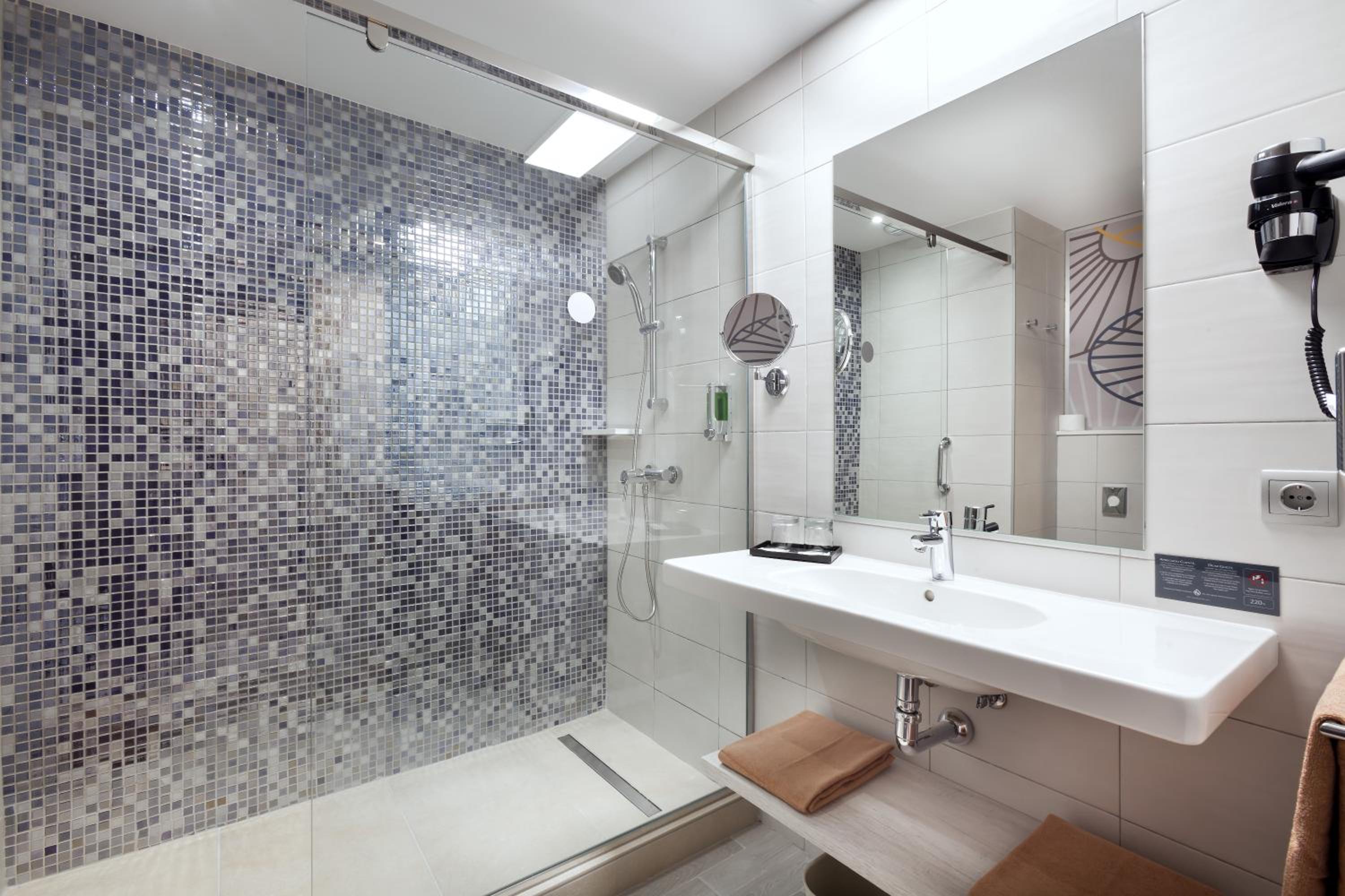Triple Room with Balcony - Photo 4