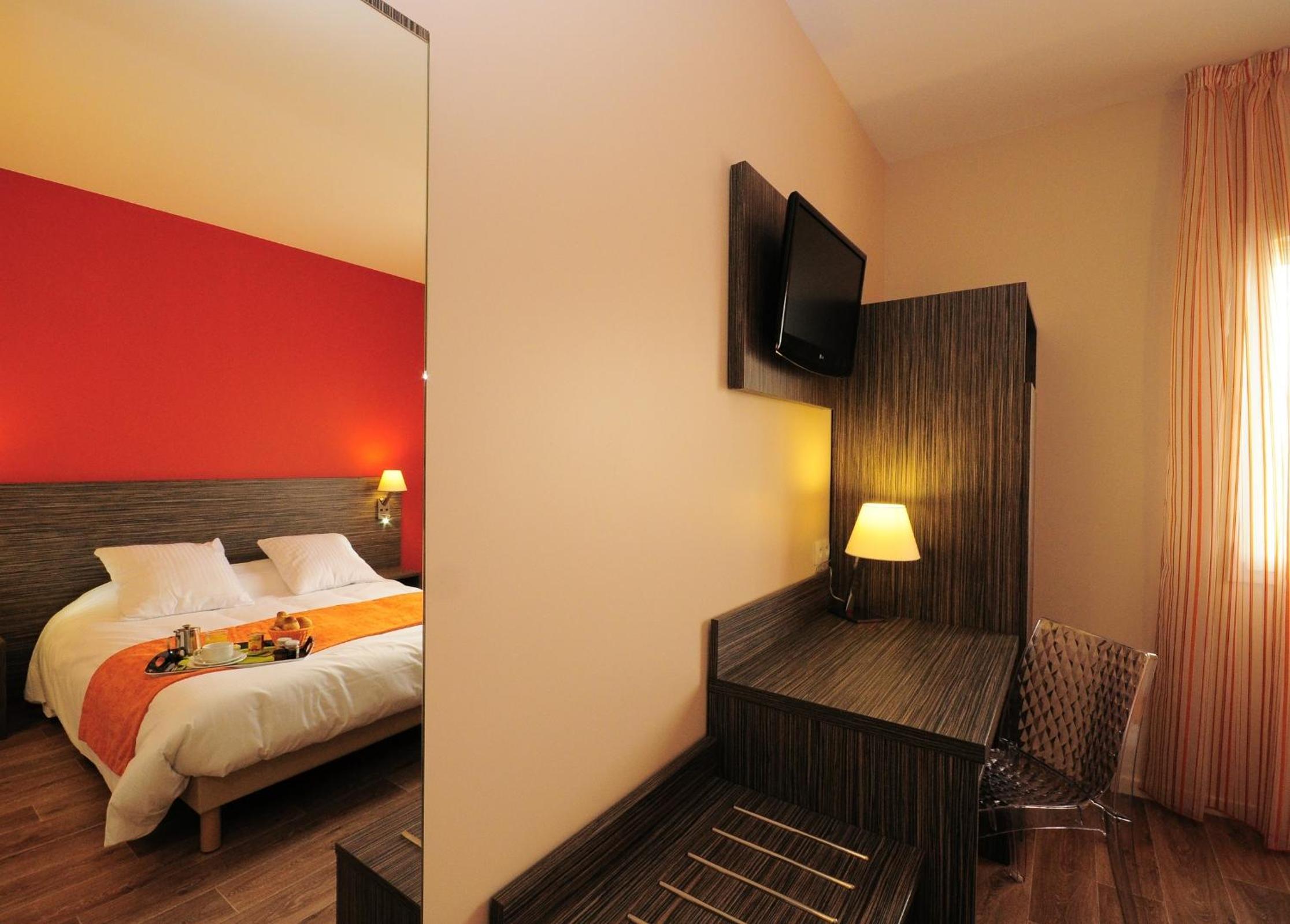 Double Room - Photo 5