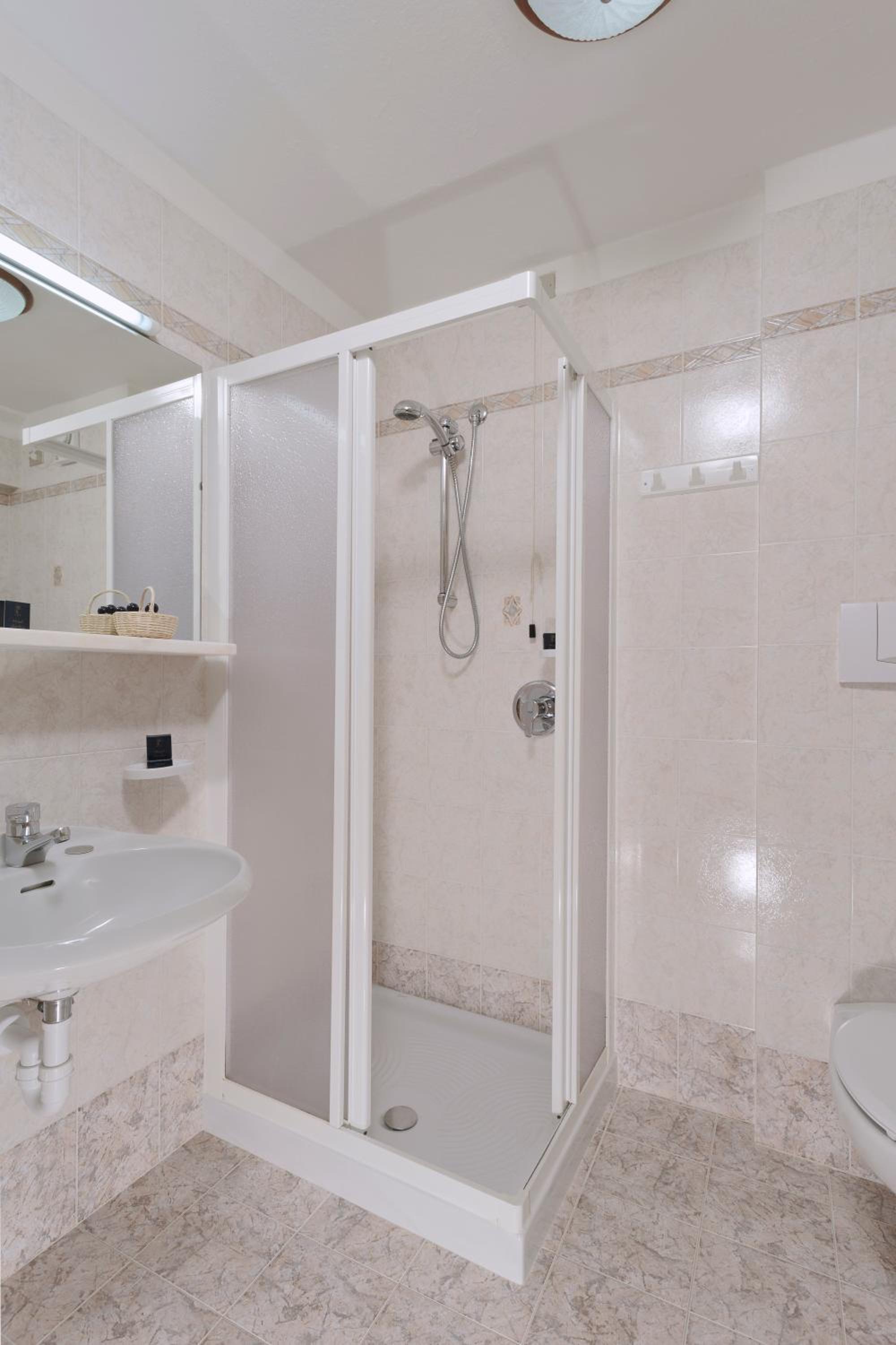 Double Room - Photo 2