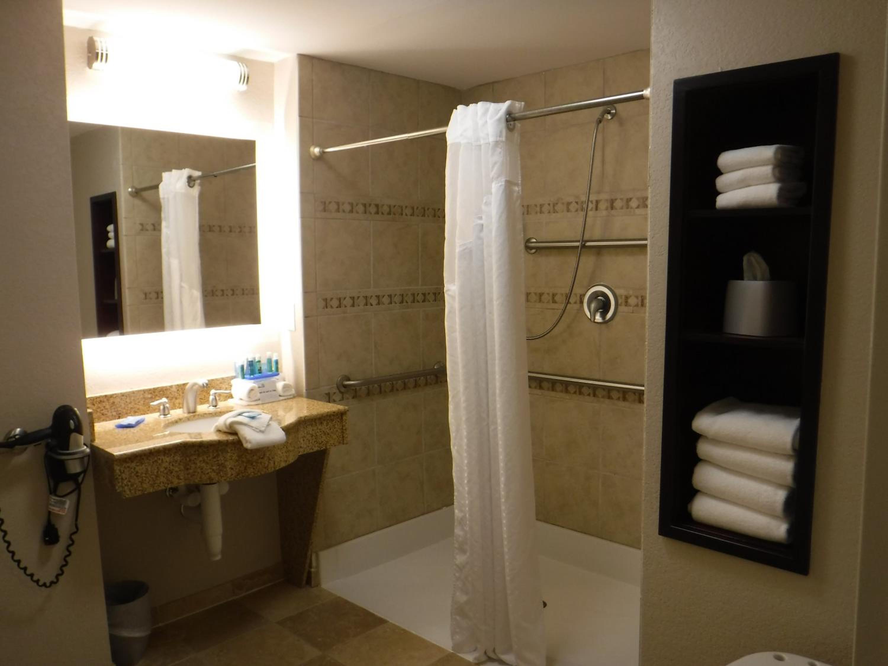 Queen Room with Two Queen Beds with Roll in Shower- Disability Access/Non Smoking