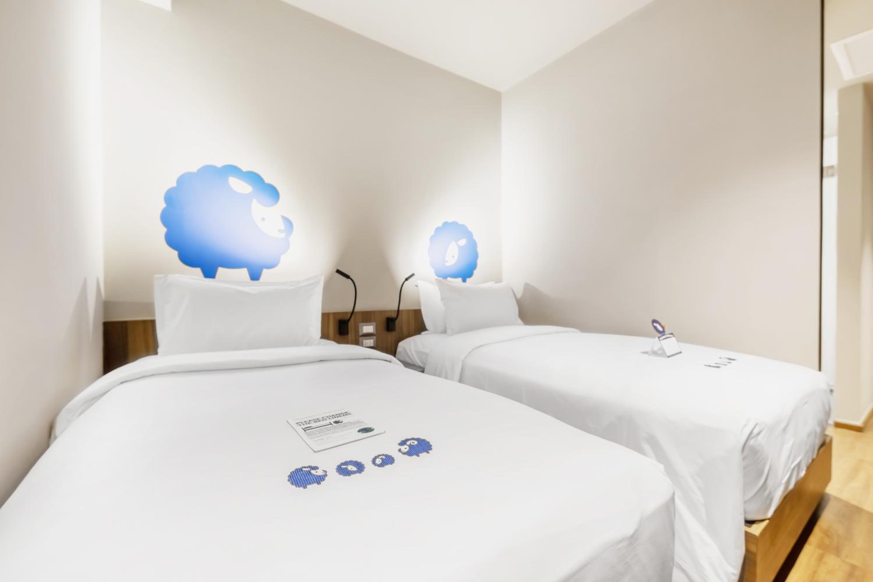 Standard Twin Room photo 2