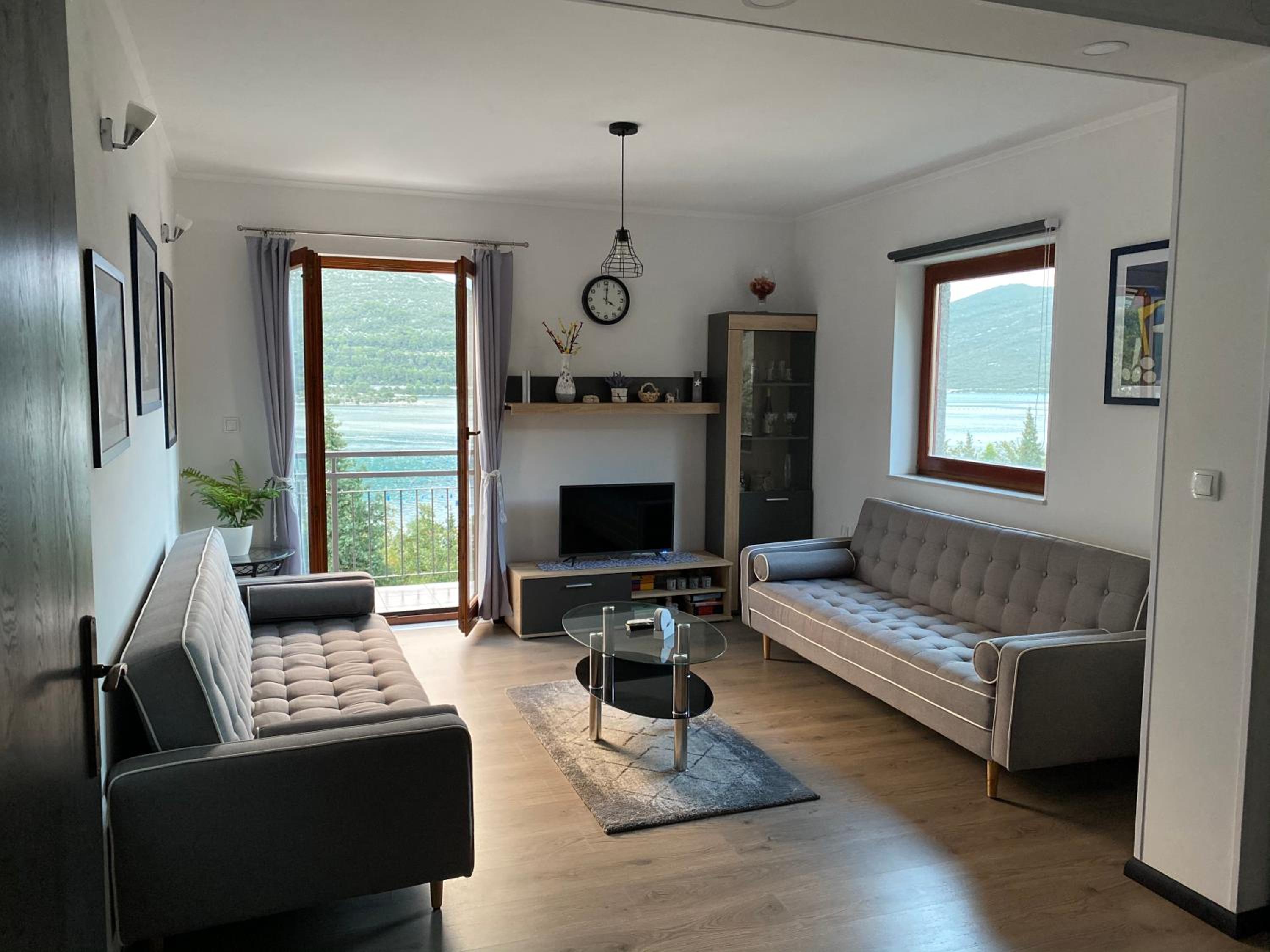 Apartment with Sea View - Photo 18