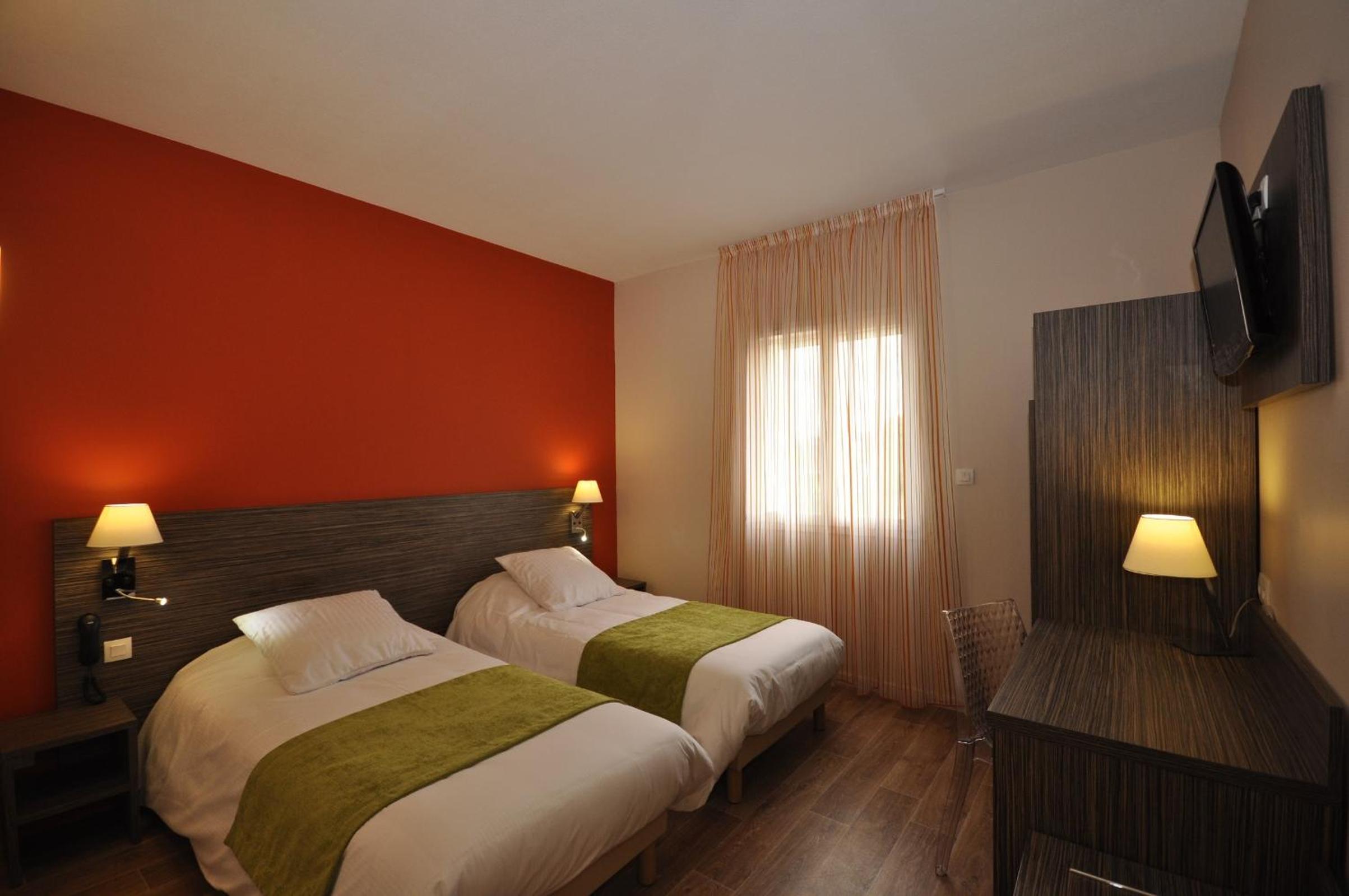 Twin Room - Photo 5