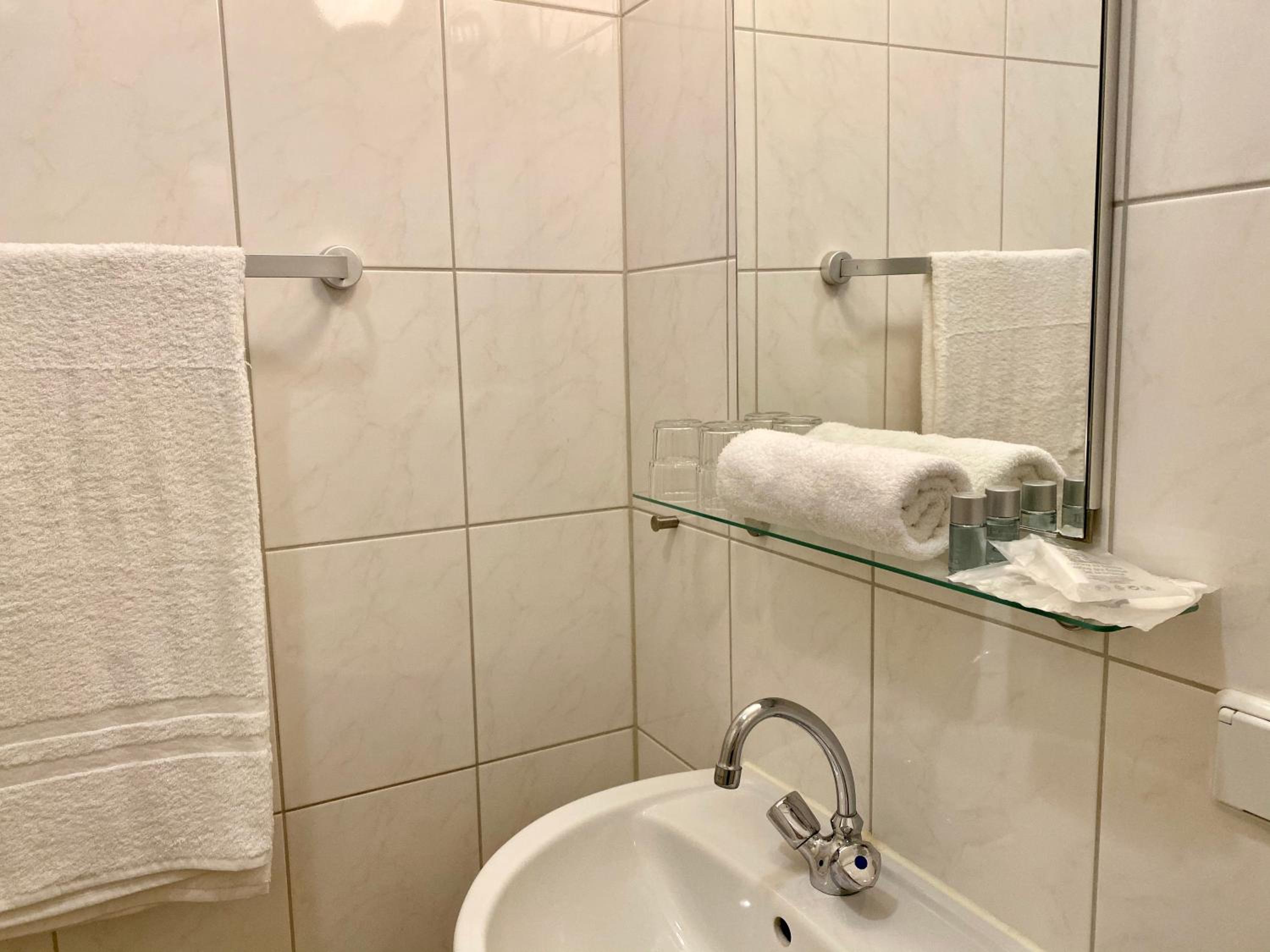 Single Room photo 3